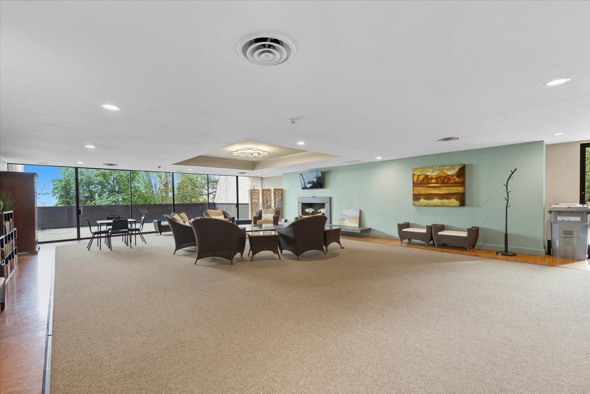 700 W 7th Ave - Photo 21