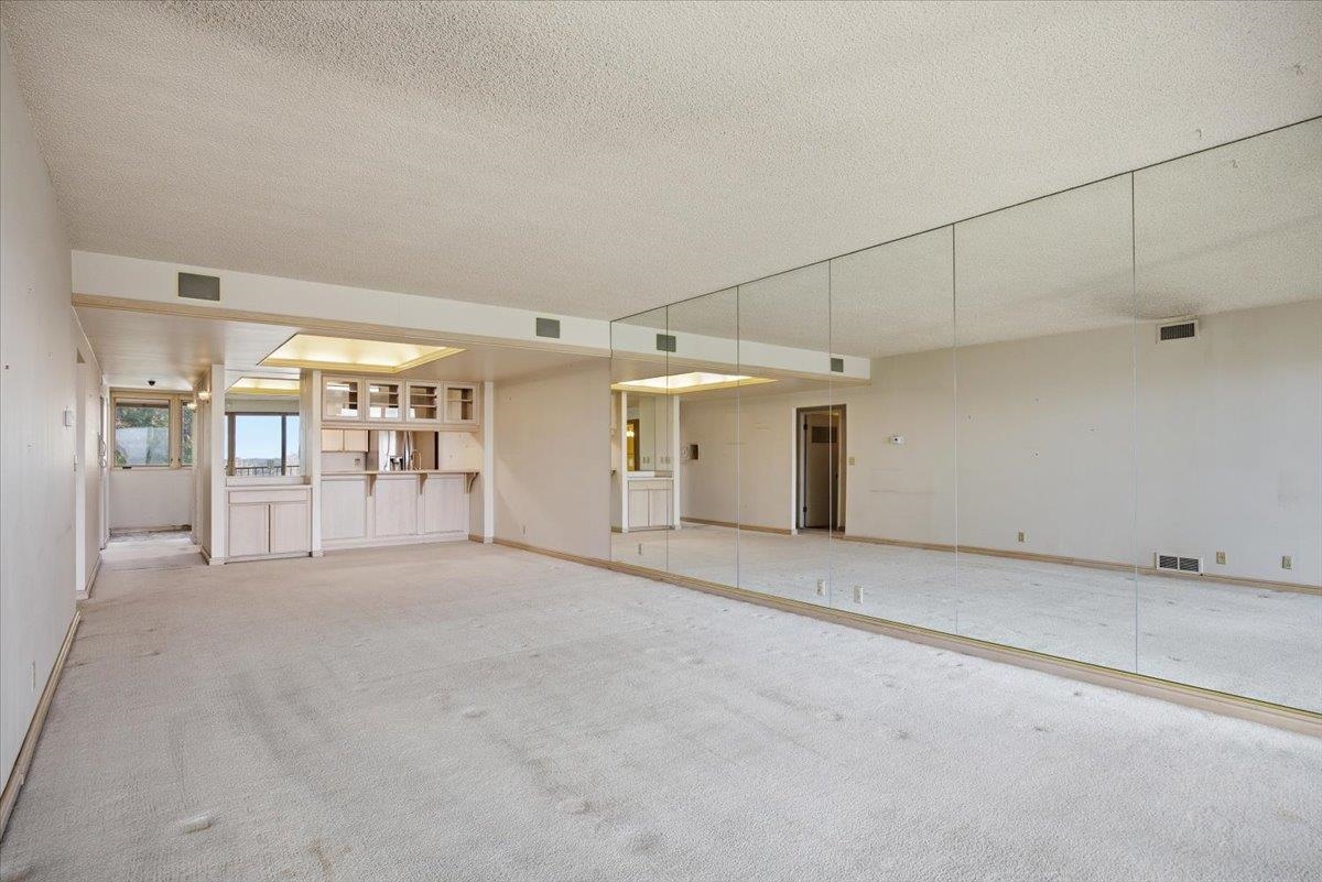 700 W 7th Ave - Photo 8