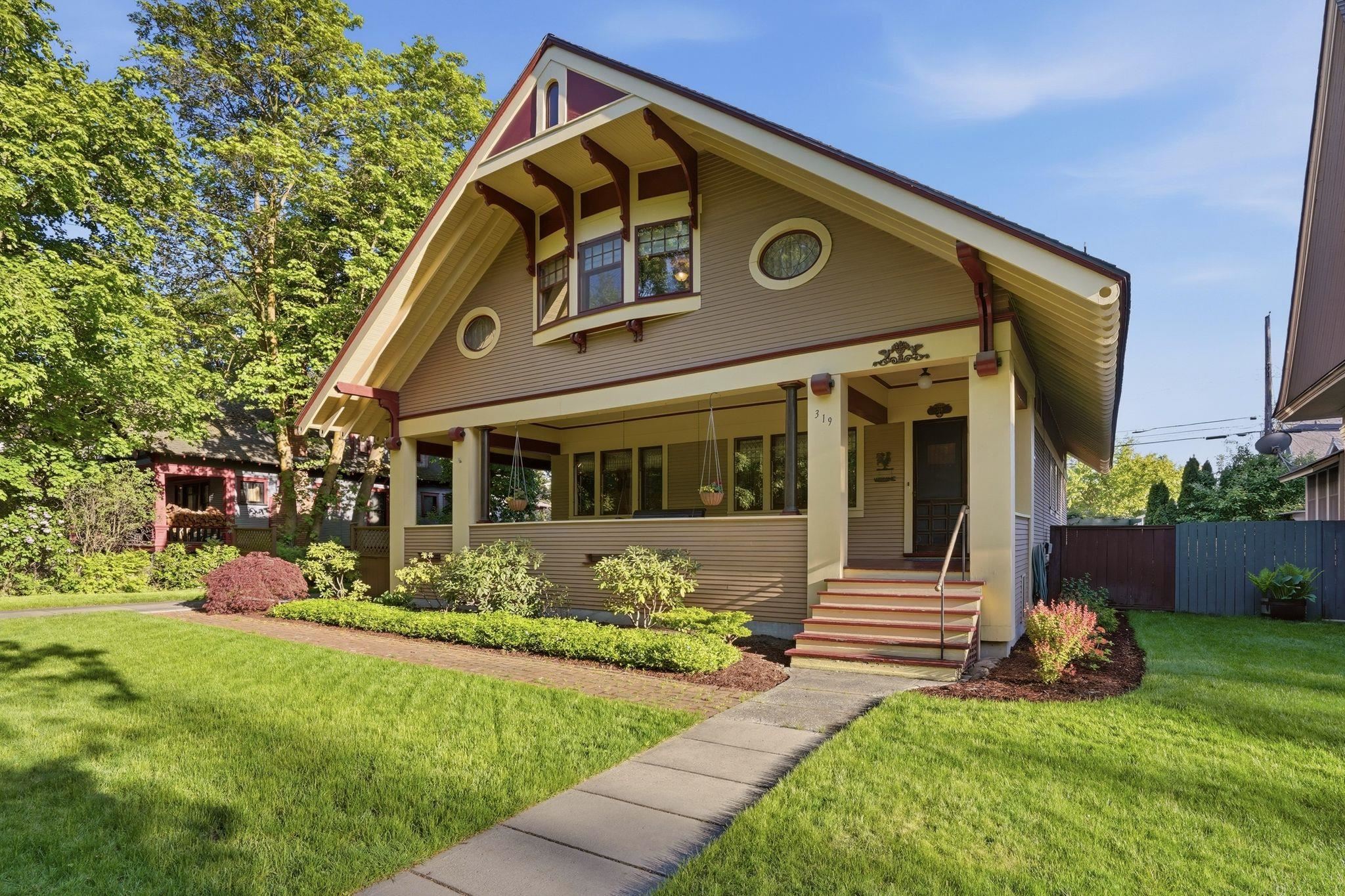 319 W Waverly Pl - Photo 2