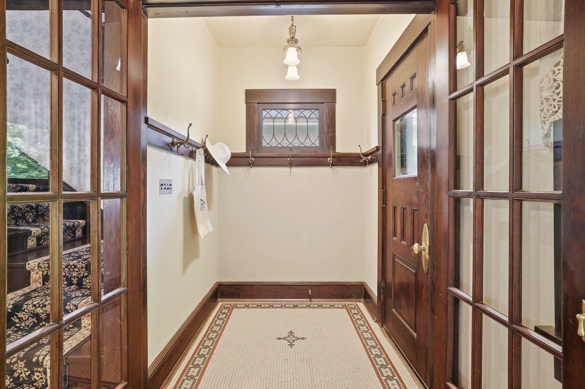 319 W Waverly Pl - Photo 7