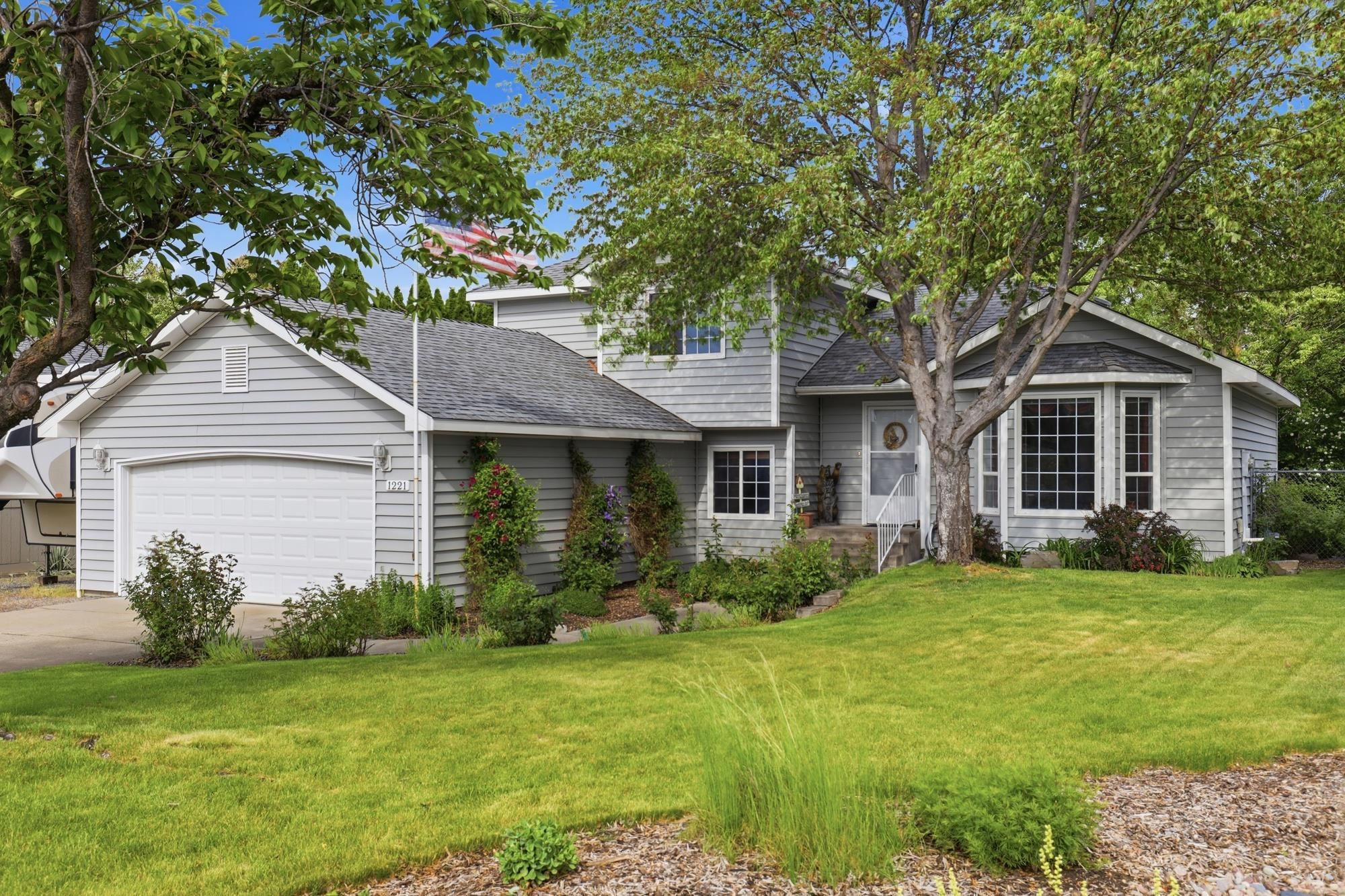 1221 S Bannen Rd - Photo 1