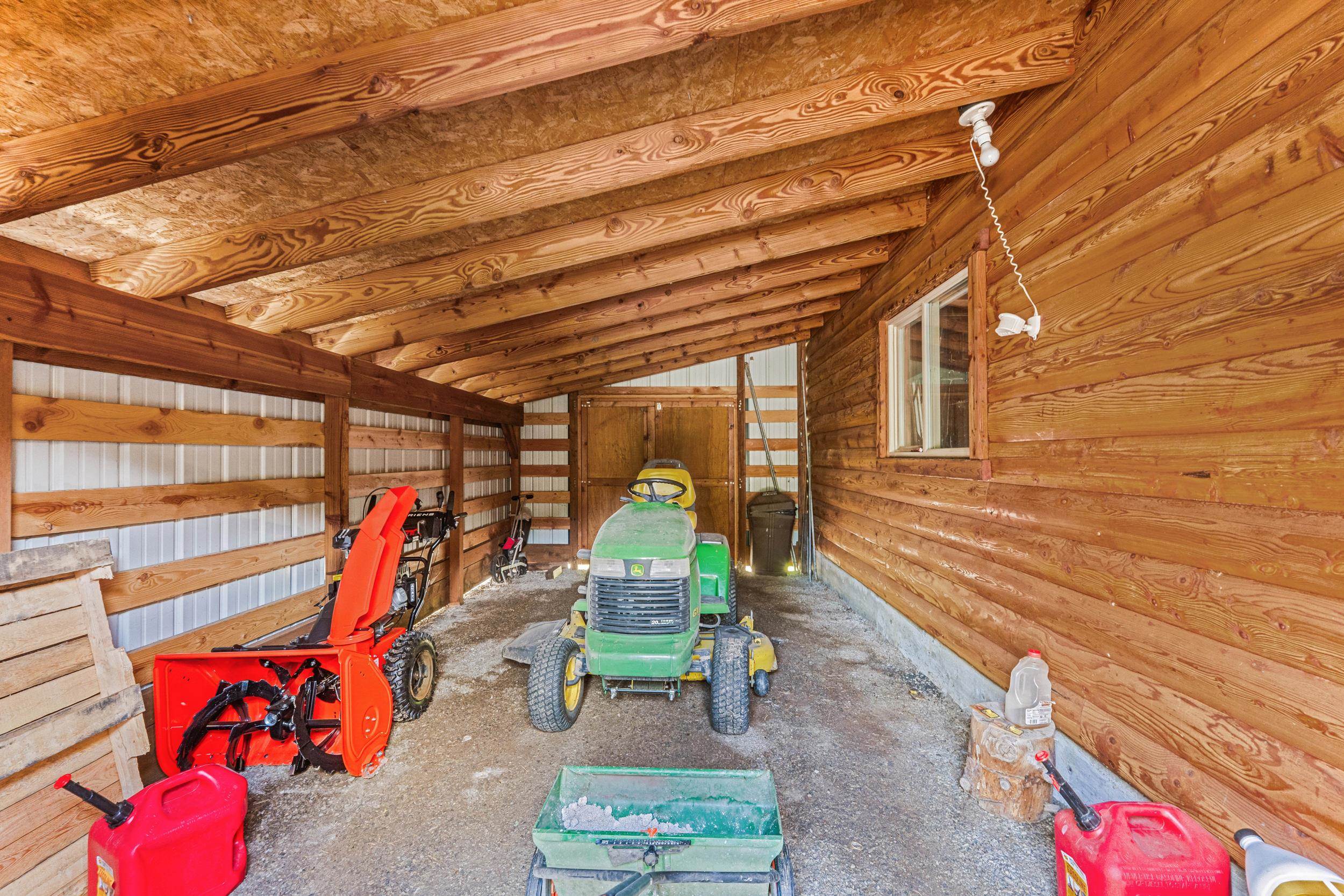 2432 Gilson Rd - Photo 38