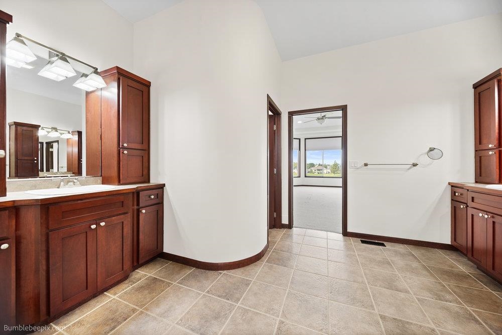 1305 N KING JAMES Ln - Photo 21