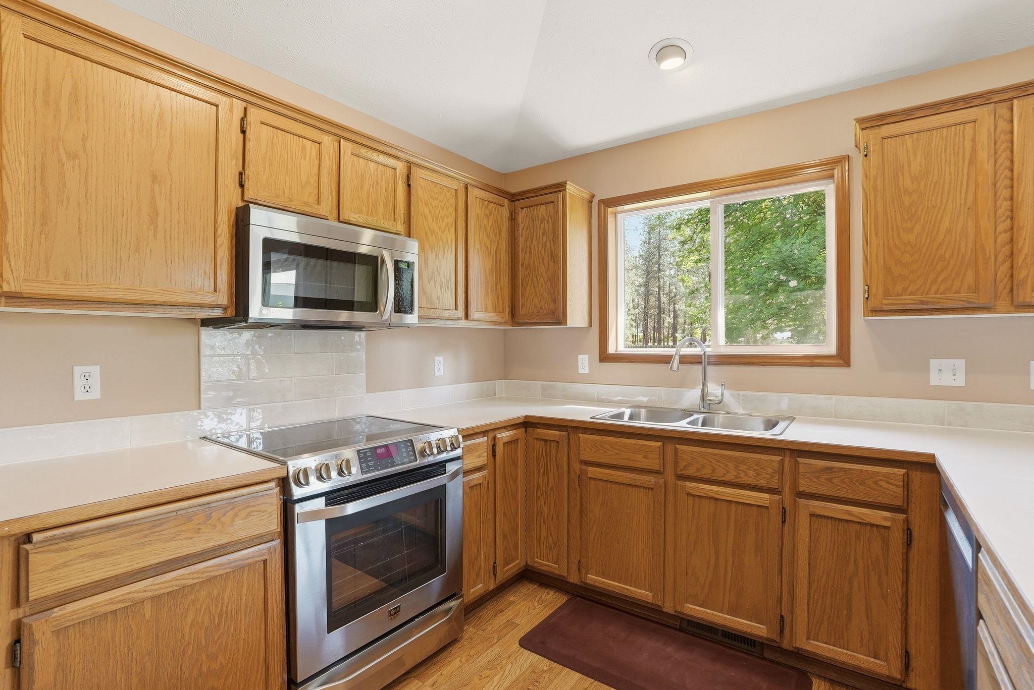 15604 N SYCAMORE St - Photo 9