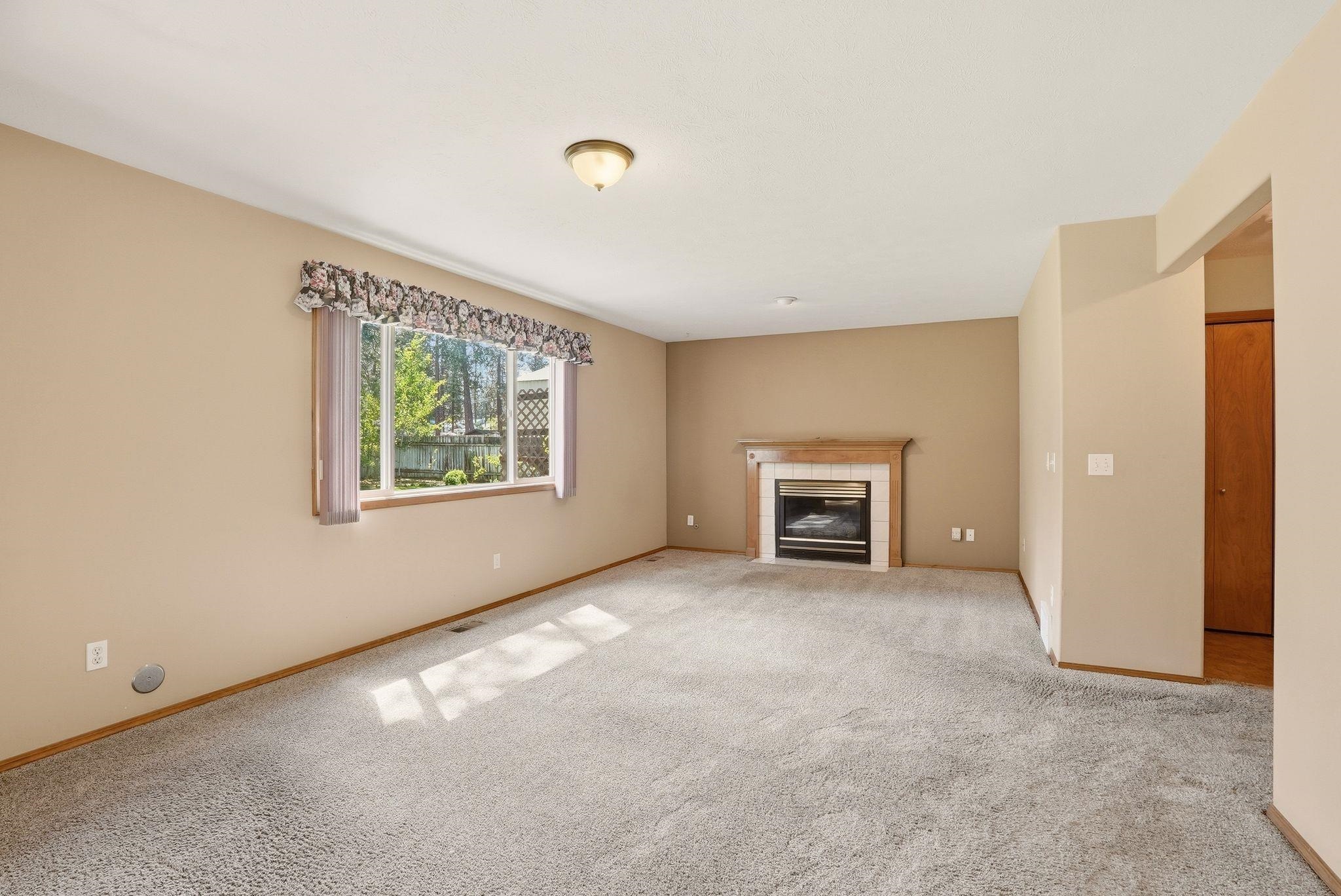 15604 N SYCAMORE St - Photo 11