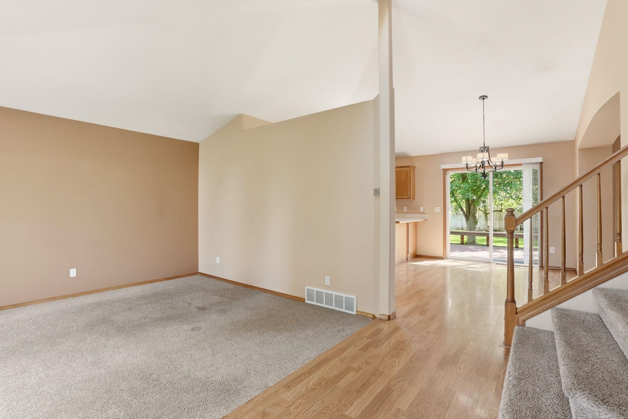 15604 N SYCAMORE St - Photo 1