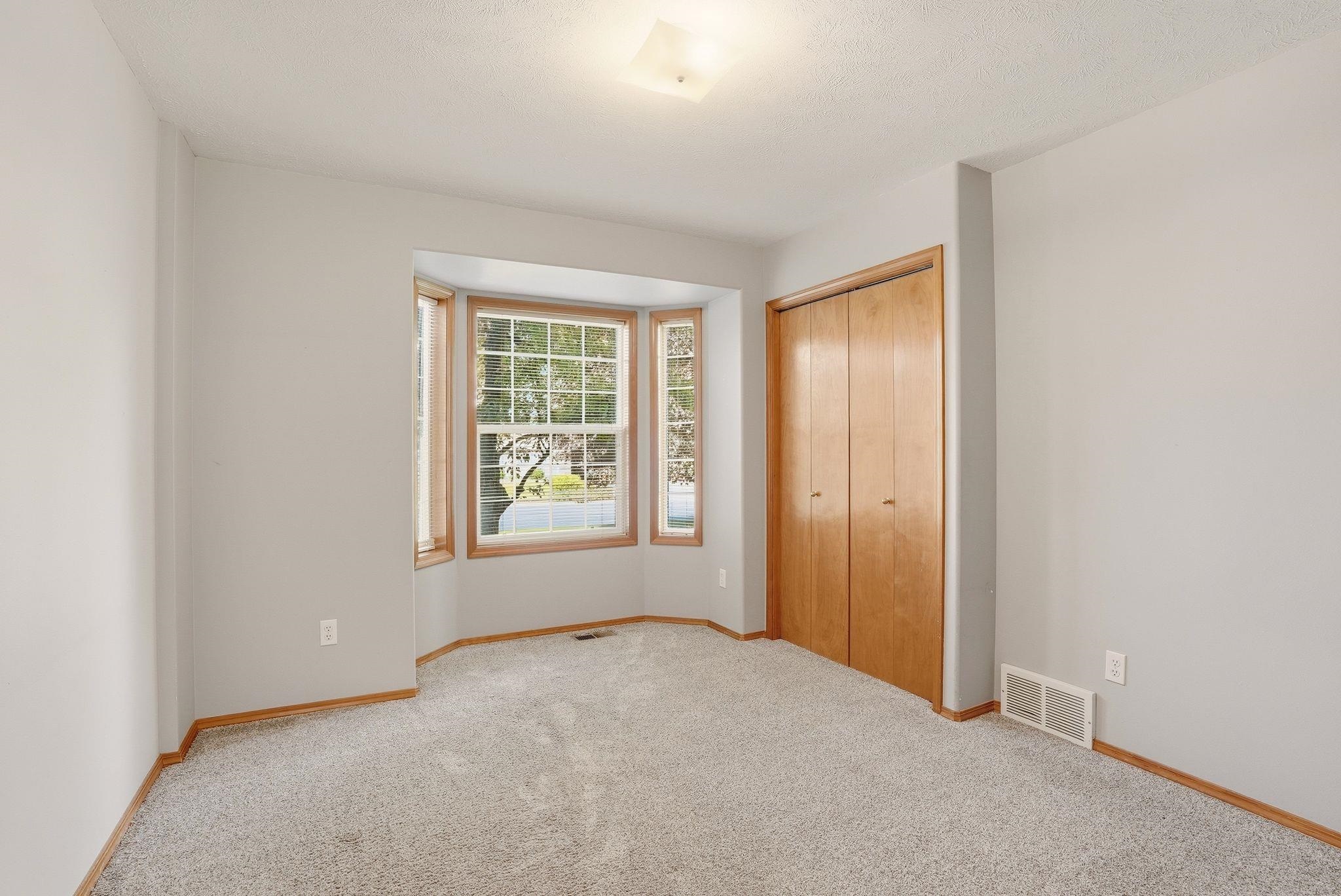 15604 N SYCAMORE St - Photo 23
