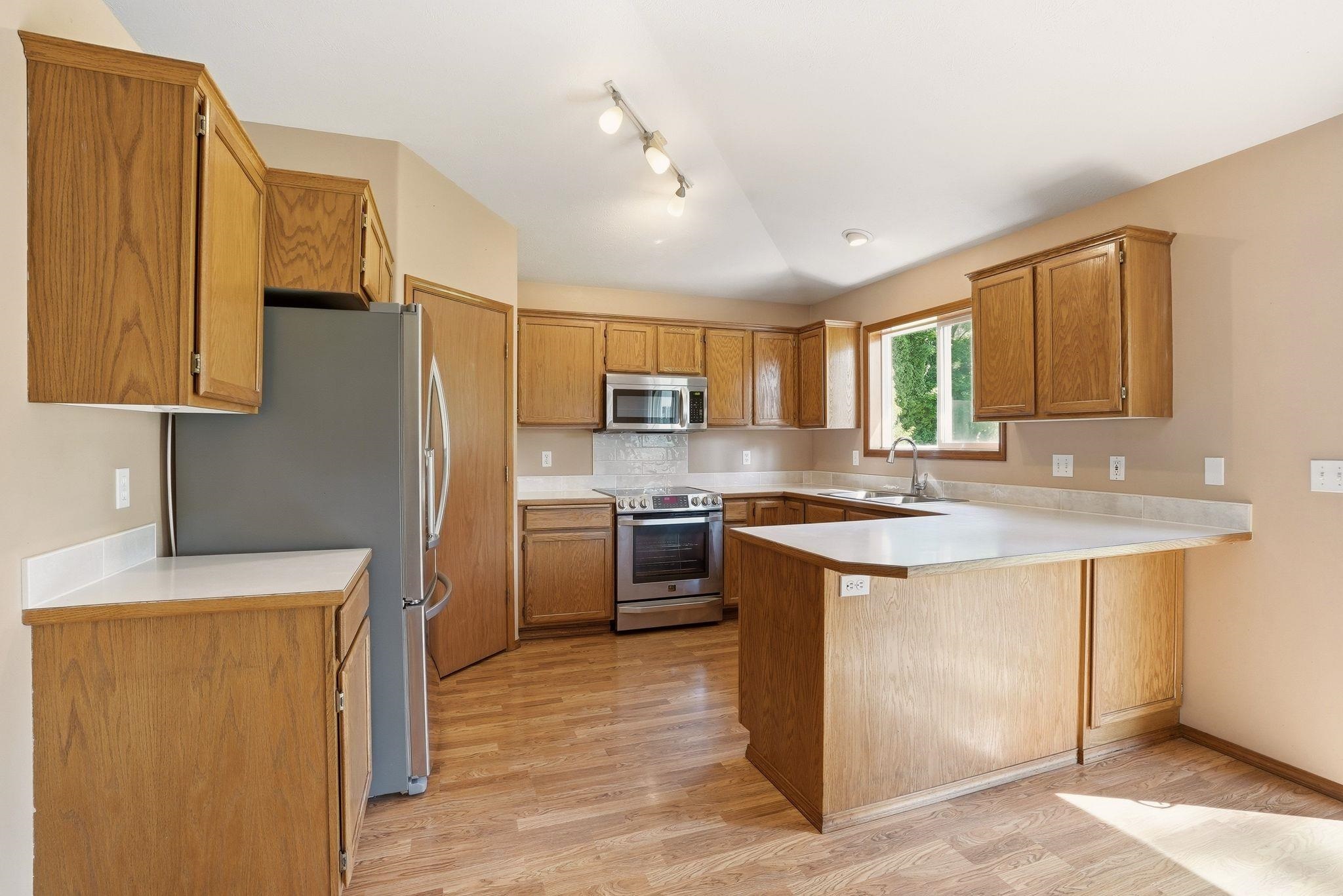 15604 N SYCAMORE St - Photo 8