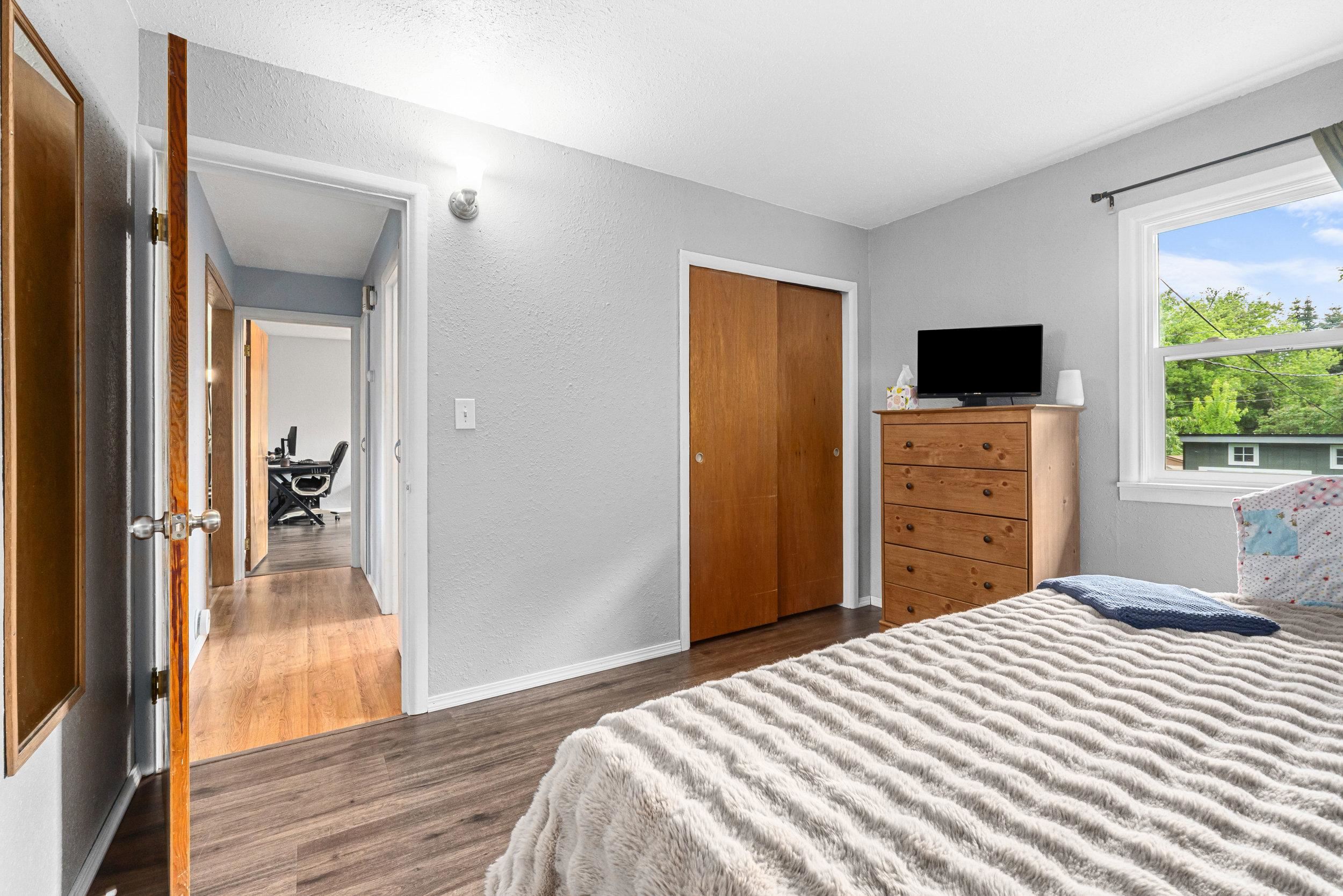 934 E Forest Ave - Photo 15