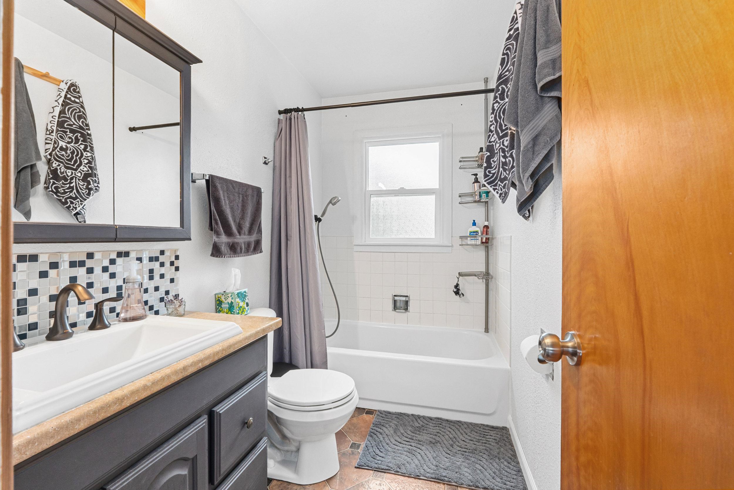 934 E Forest Ave - Photo 16
