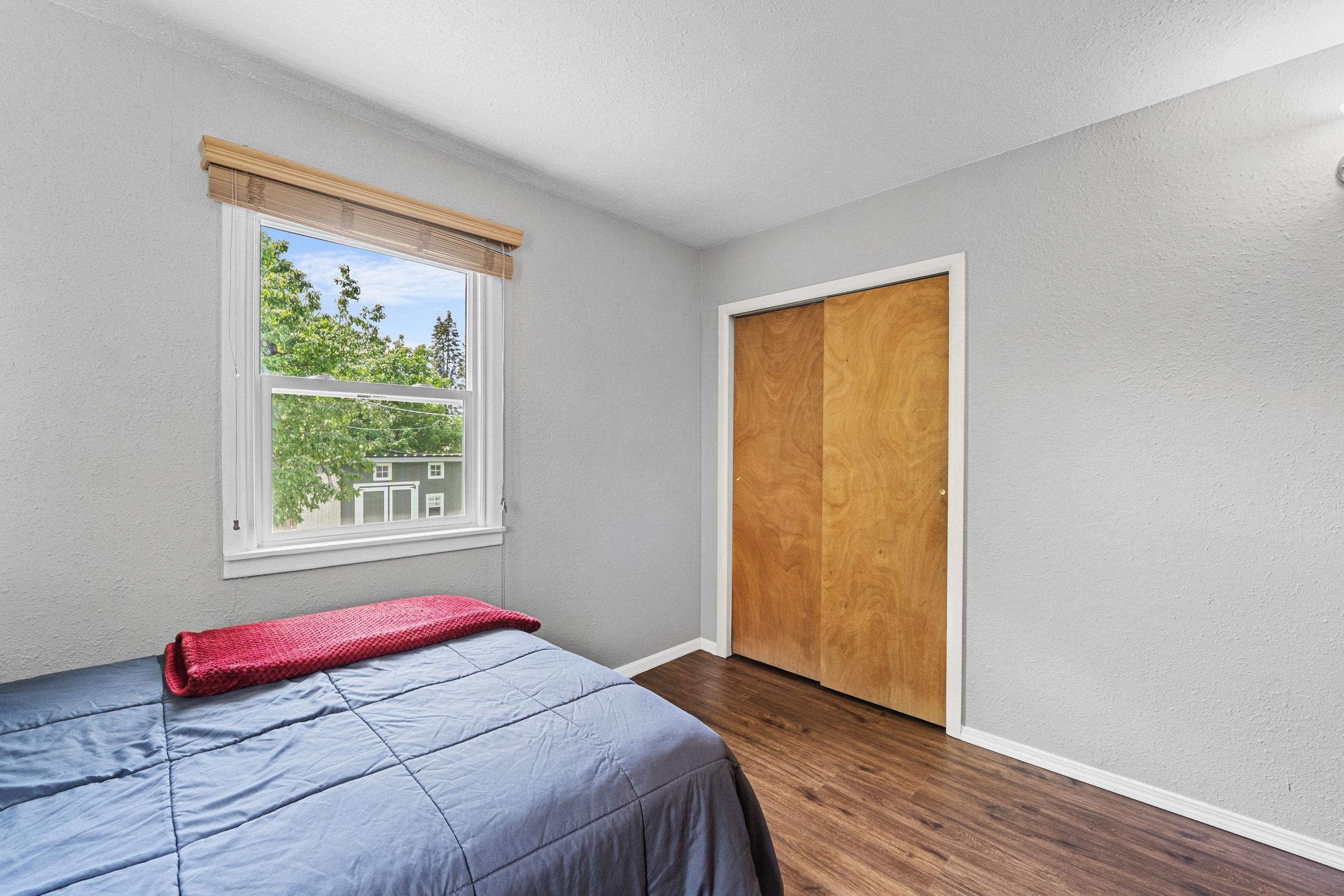 934 E Forest Ave - Photo 18