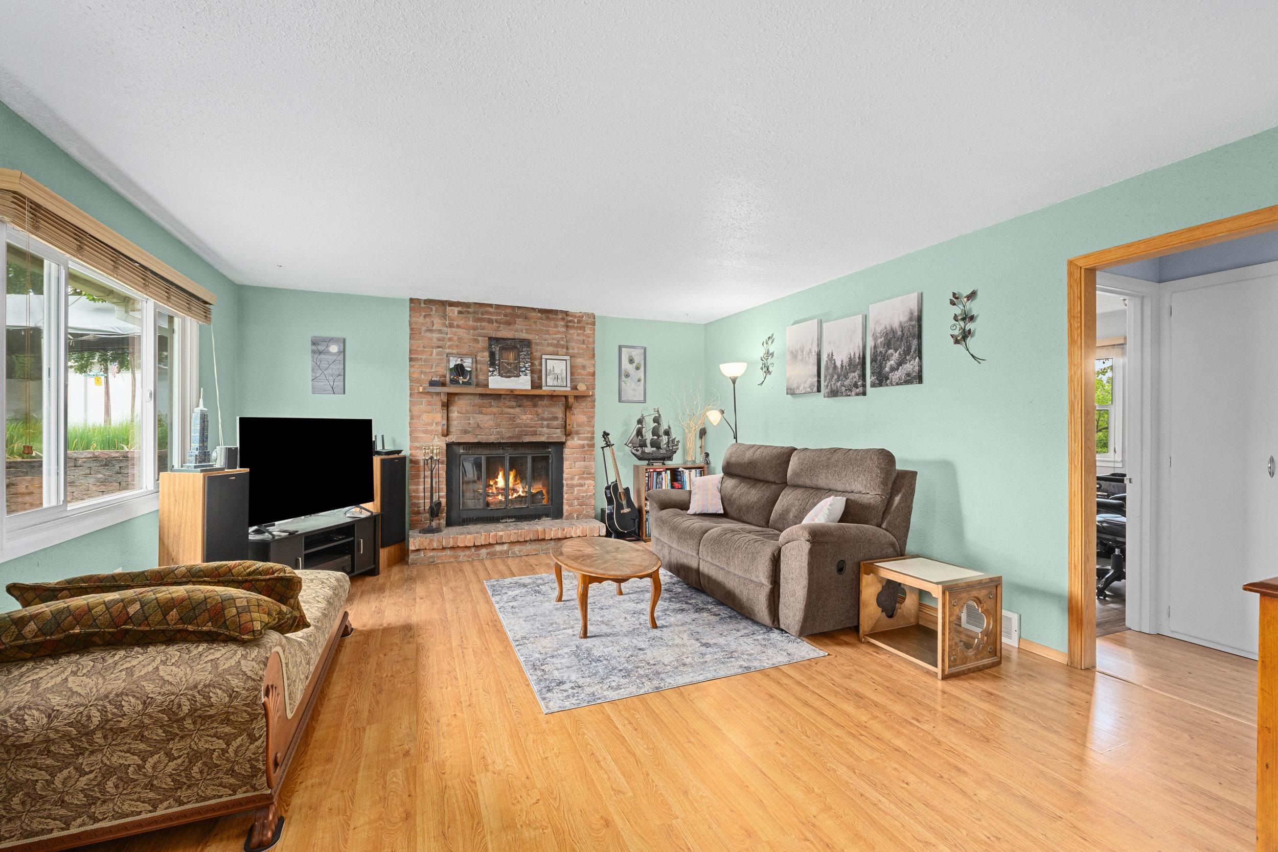 934 E Forest Ave - Photo 5