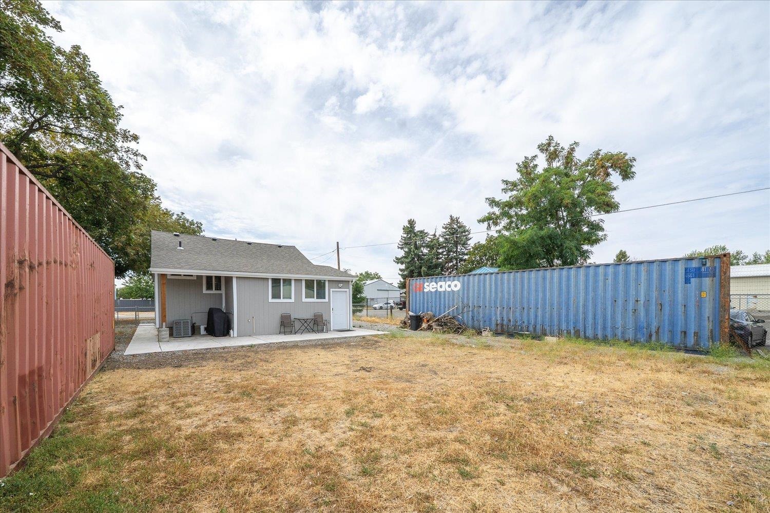 11925 E Empire Ave - Photo 26