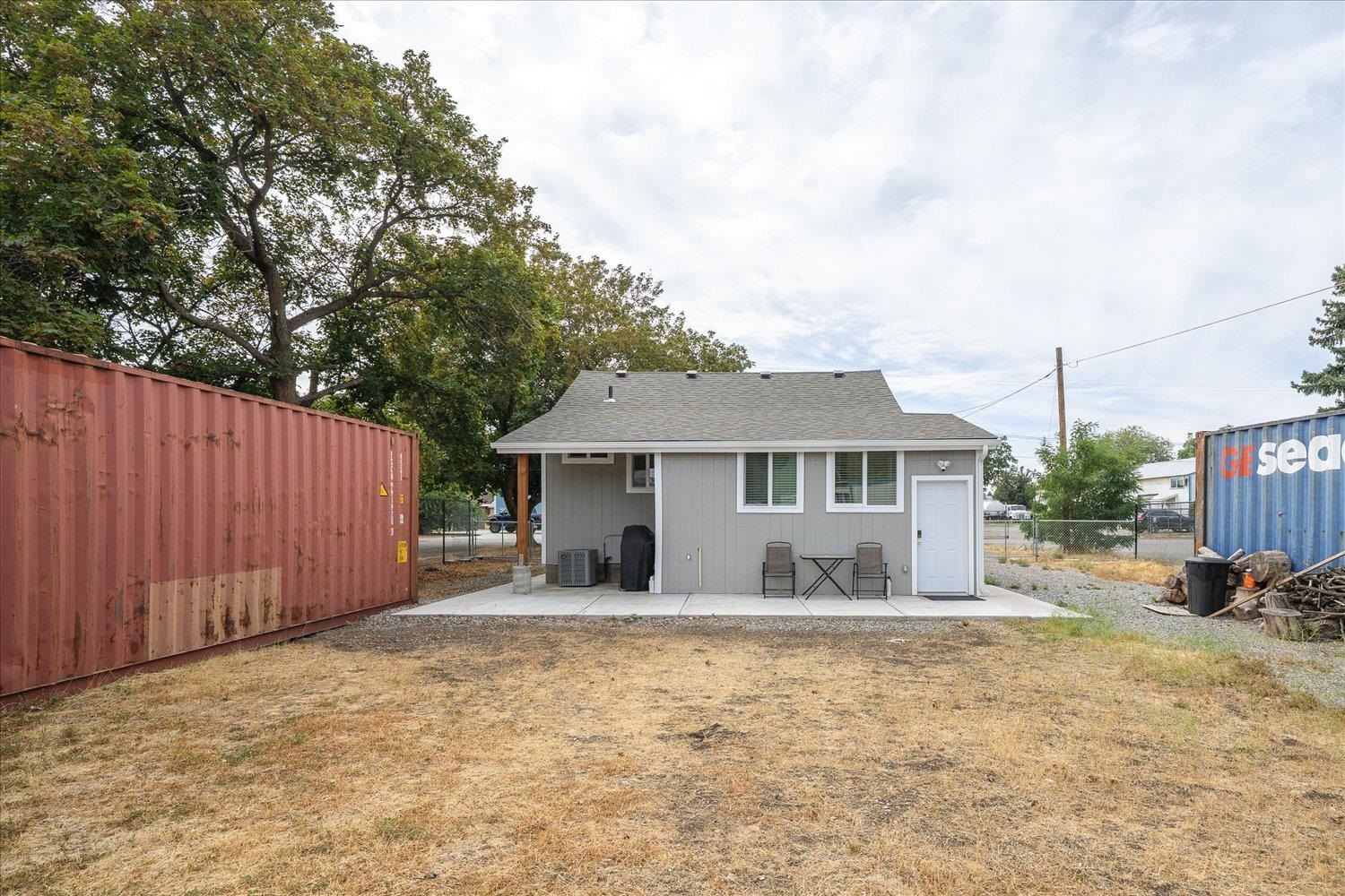 11925 E Empire Ave - Photo 27