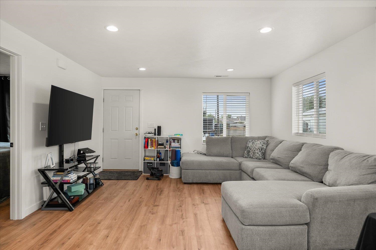 11925 E Empire Ave - Photo 7