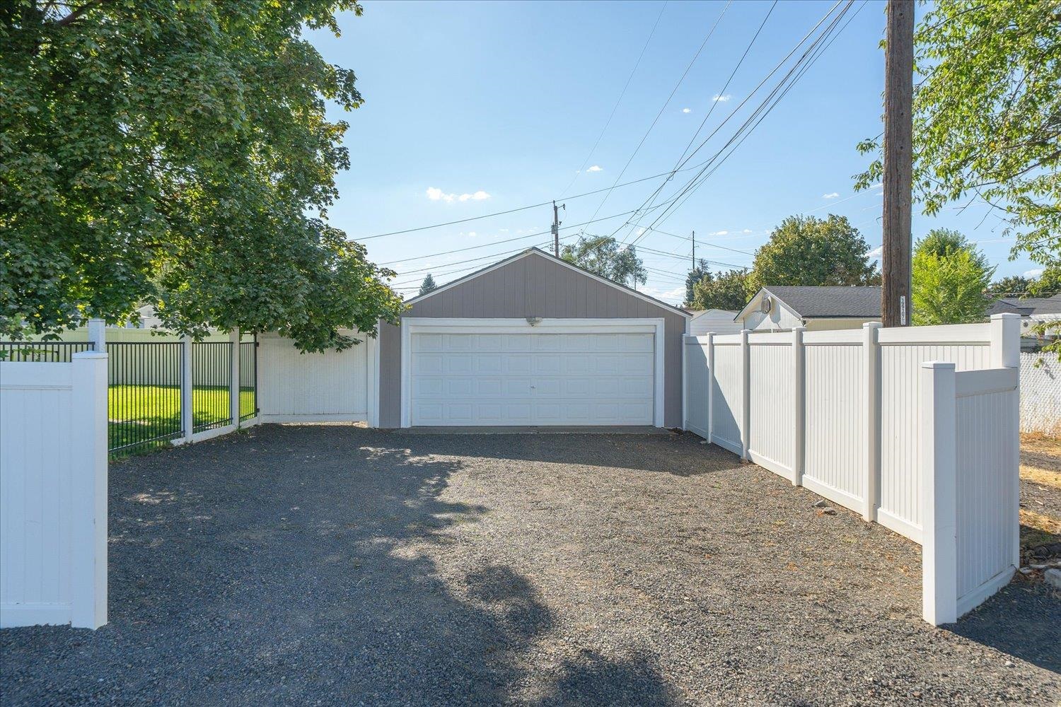 3427 E Jackson Ave - Photo 33
