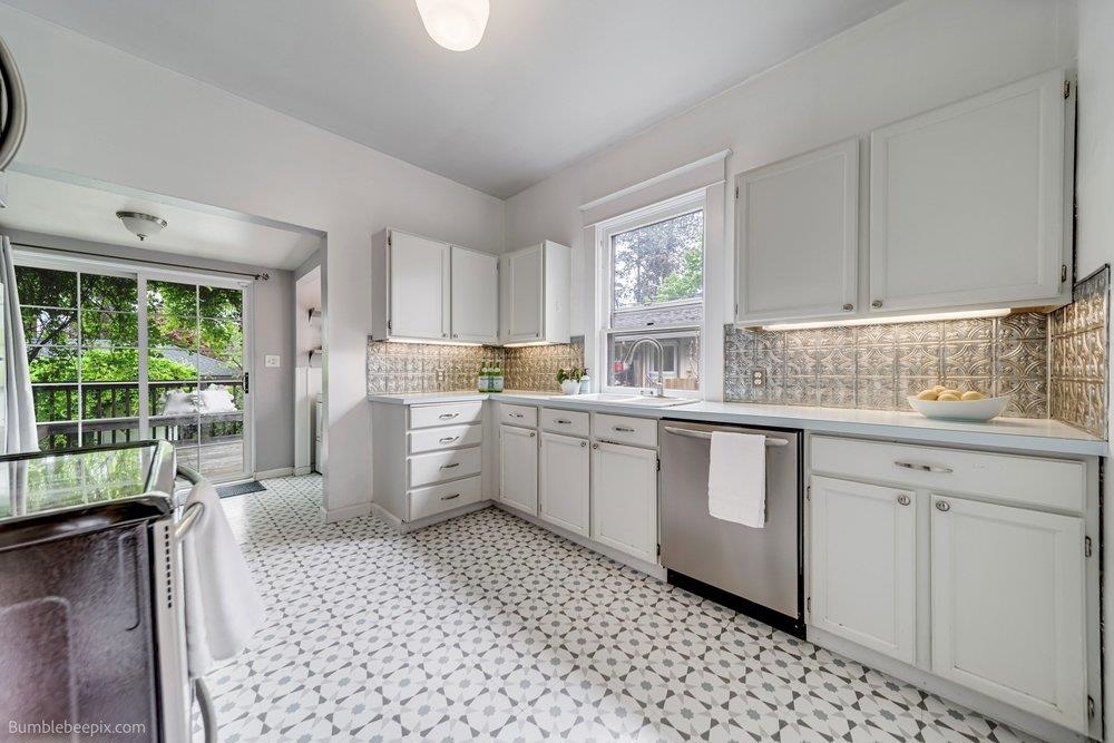 1208 W 14TH Ave - Photo 16