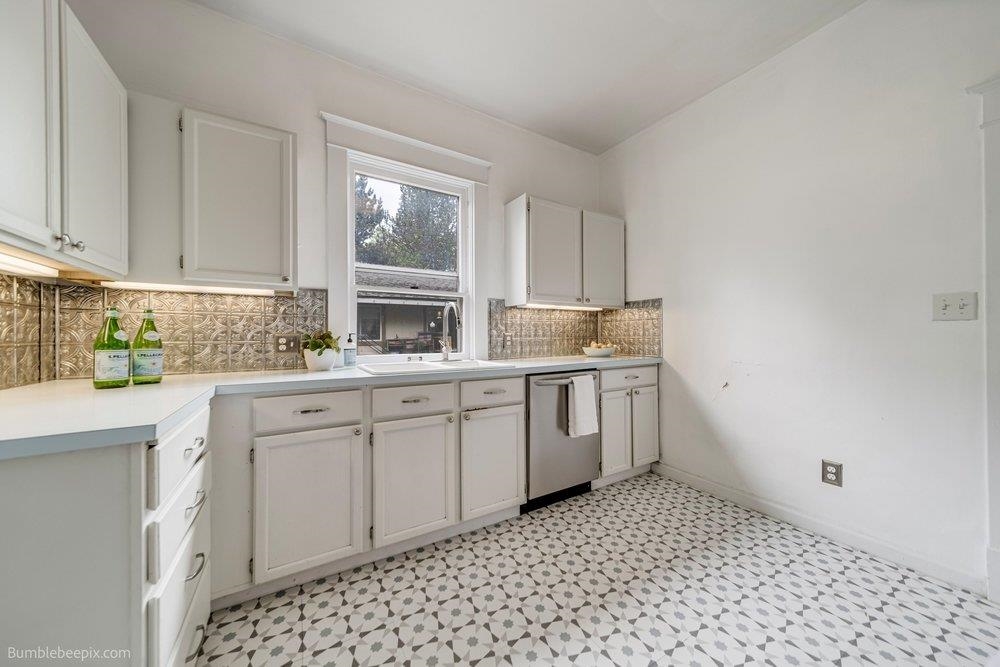 1208 W 14TH Ave - Photo 17