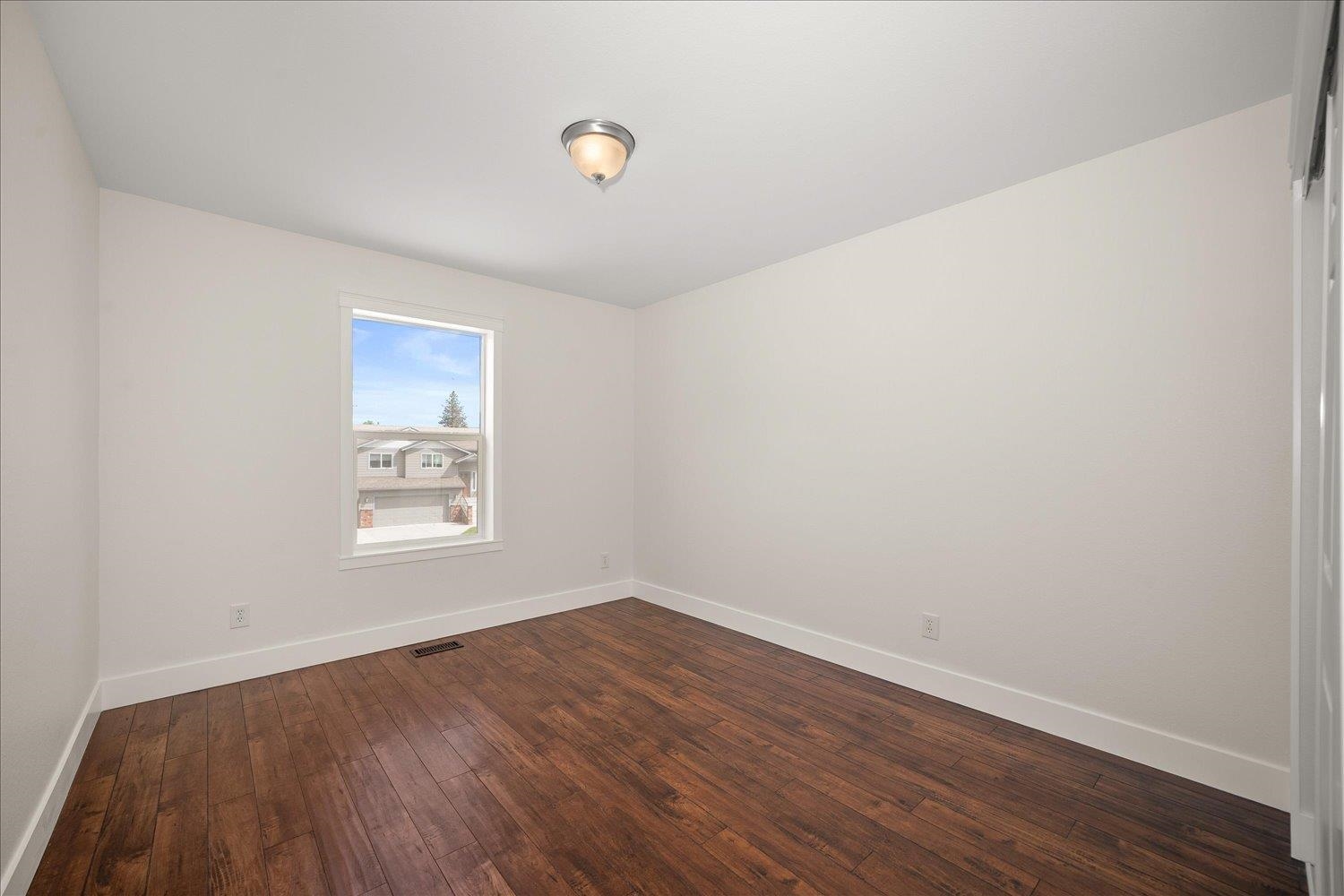 18120 E Montgomery Ave - Photo 24