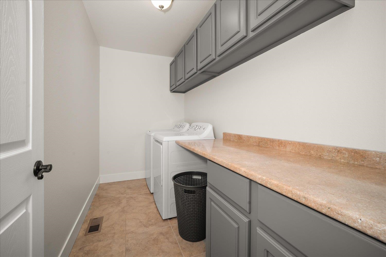 18120 E Montgomery Ave - Photo 29