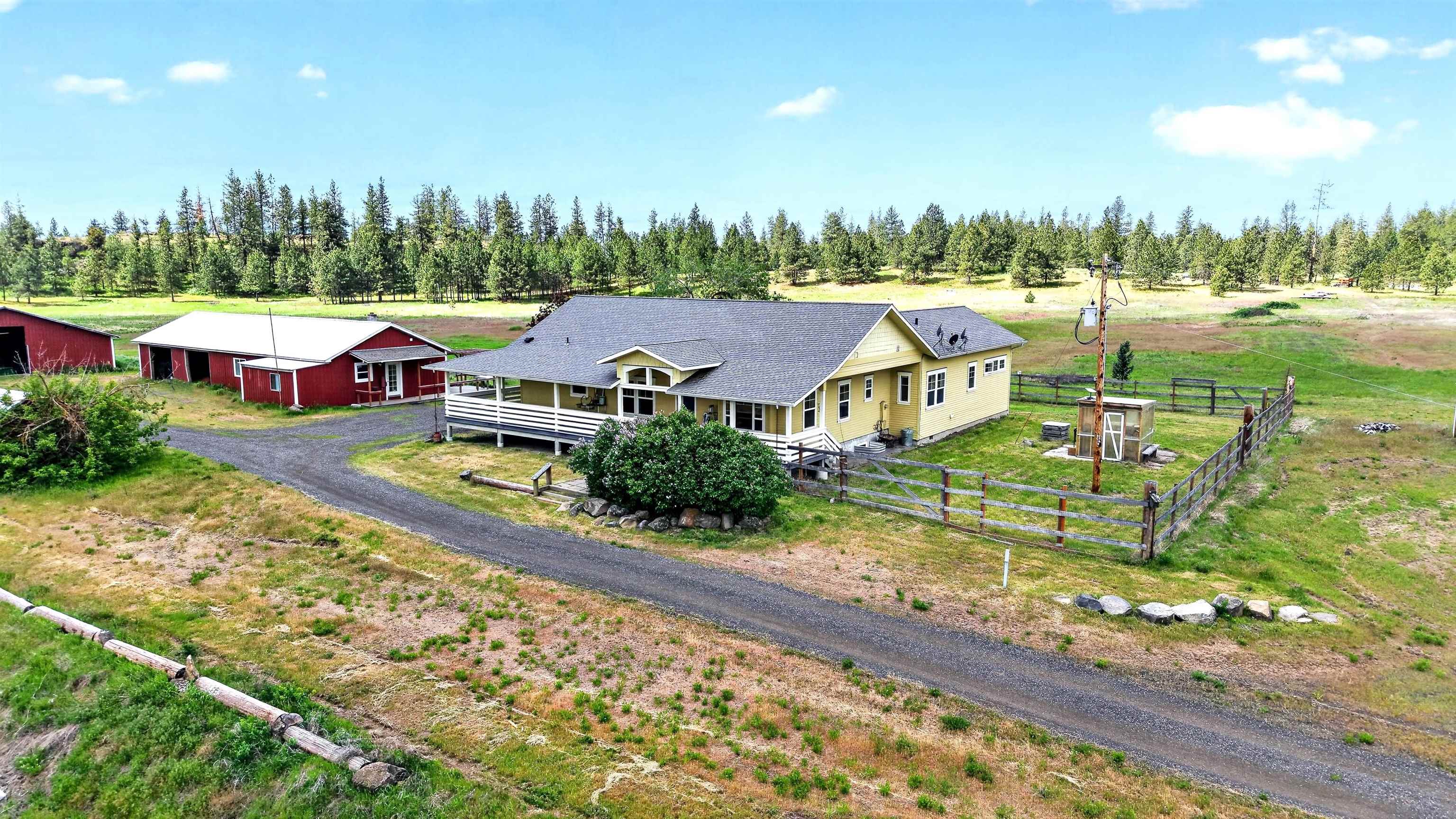 14829 W Burnett Rd - Photo 1