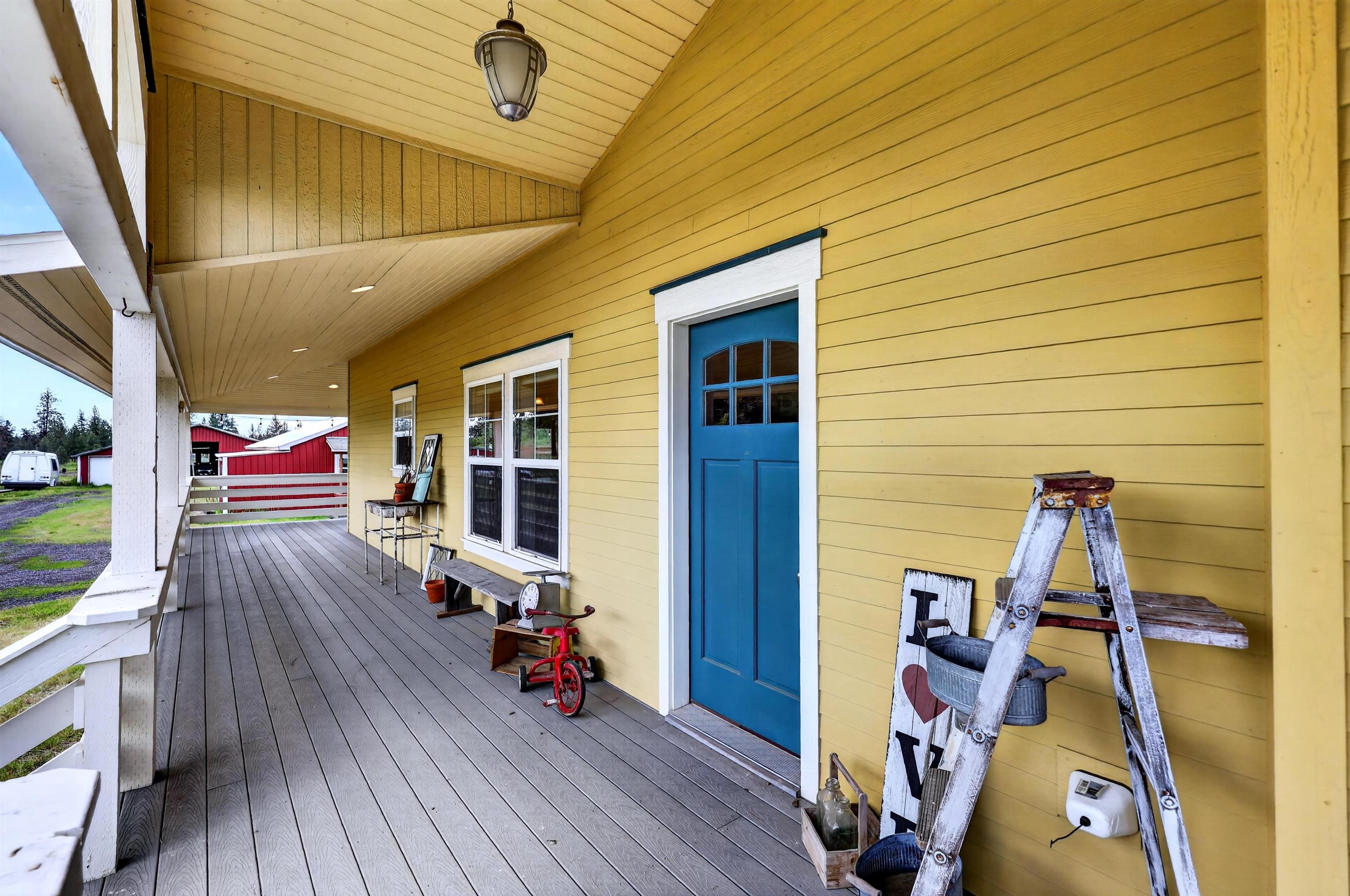 14829 W Burnett Rd - Photo 3