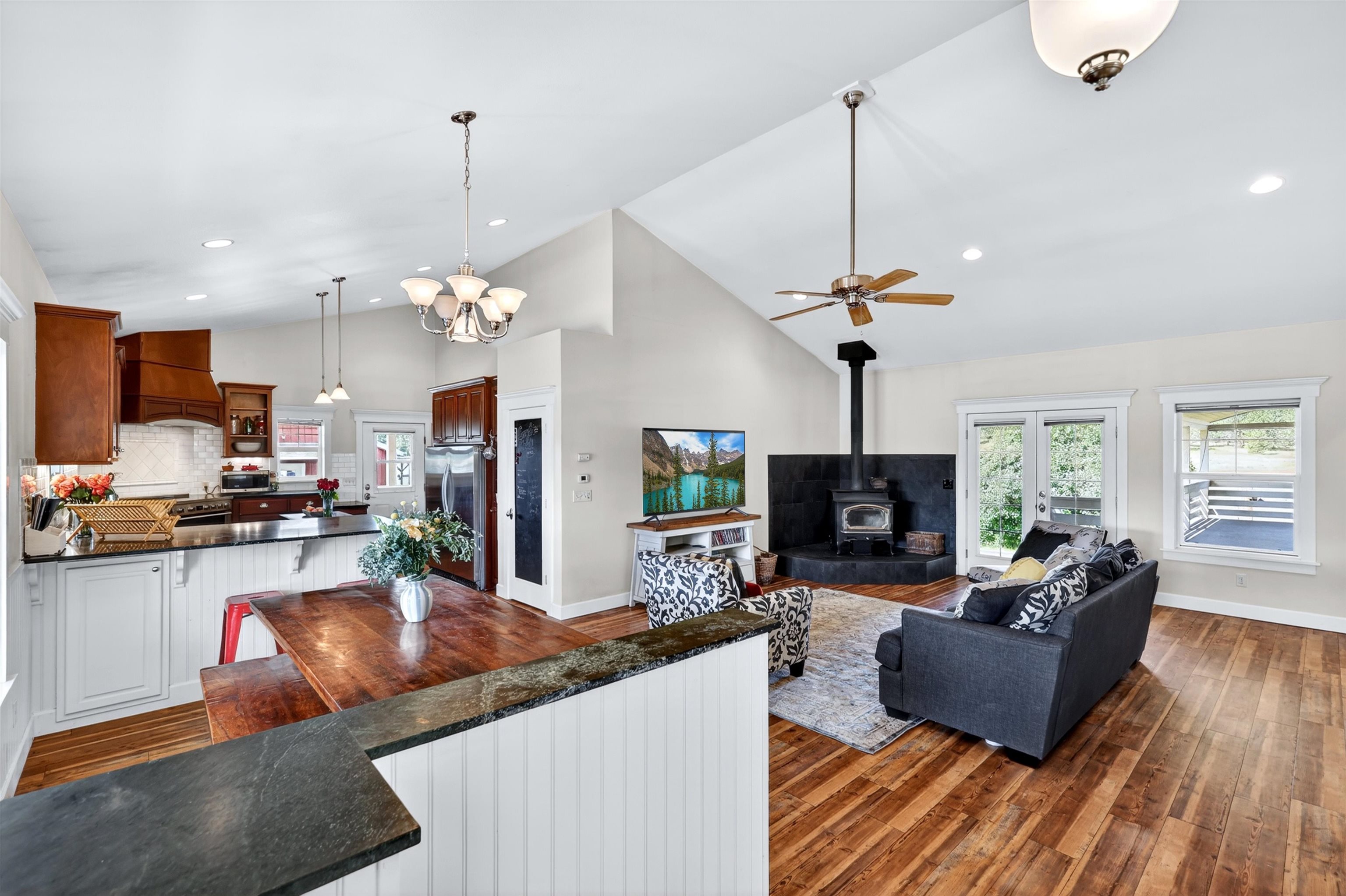 14829 W Burnett Rd - Photo 4