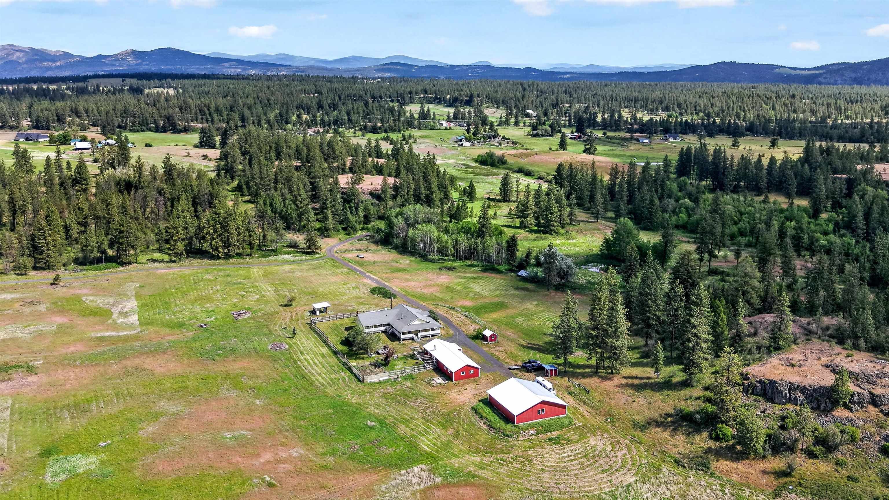 14829 W Burnett Rd - Photo 44