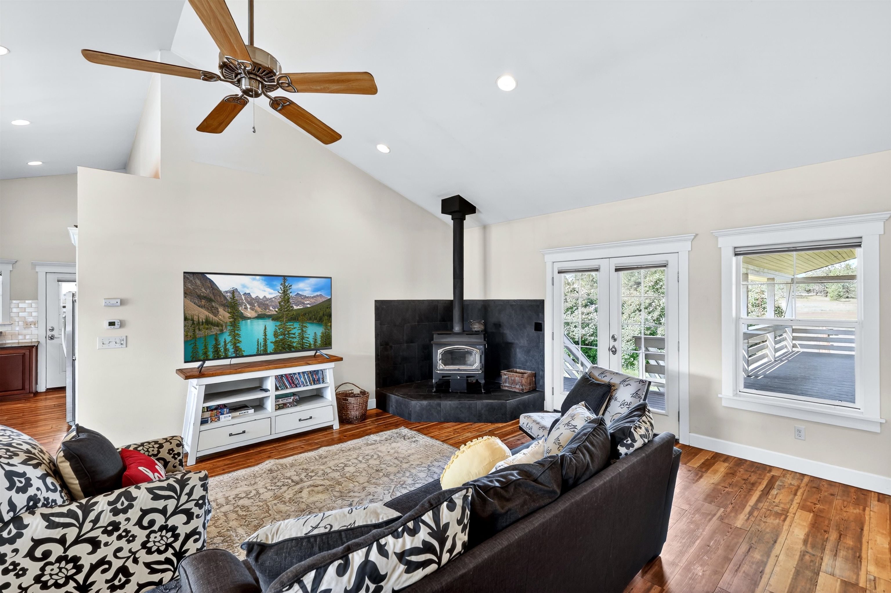 14829 W Burnett Rd - Photo 6