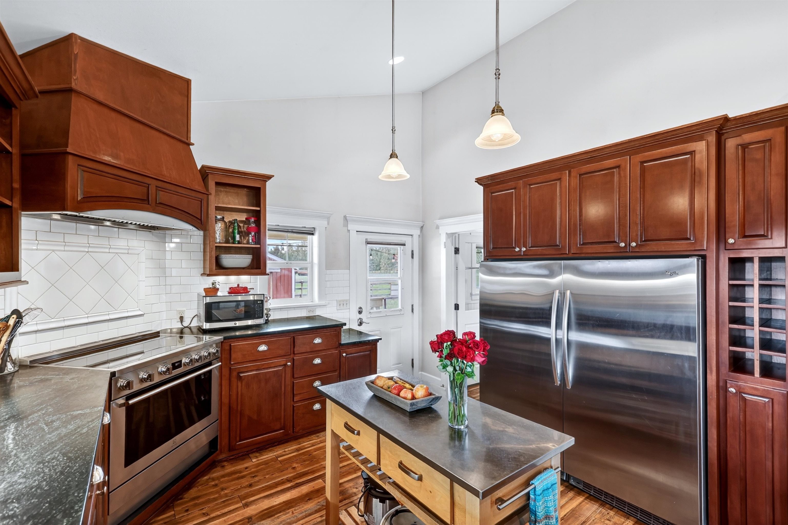 14829 W Burnett Rd - Photo 9