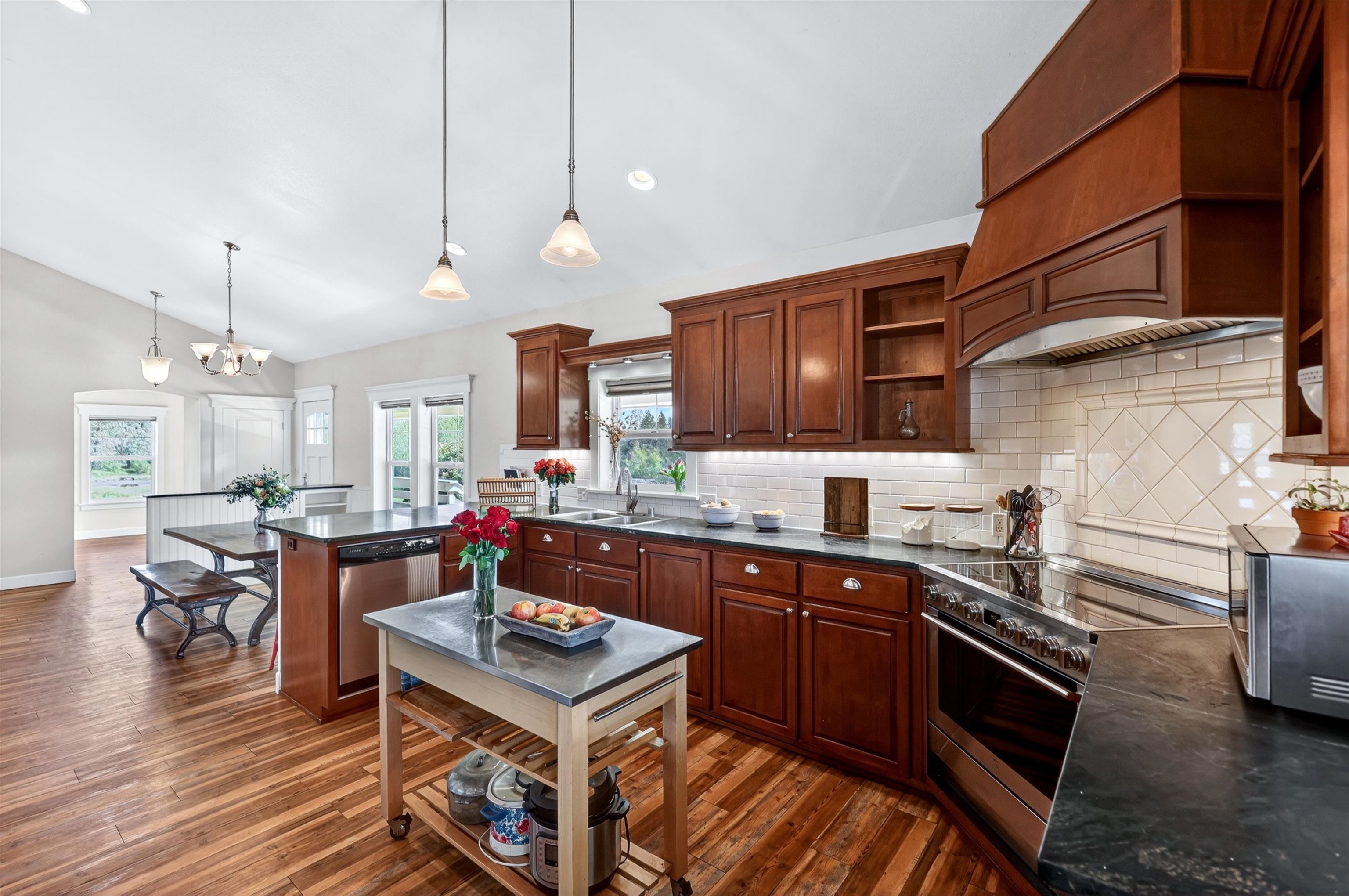 14829 W Burnett Rd - Photo 10
