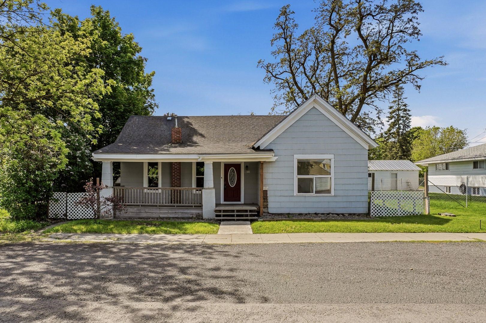 909 Maxwell St - Photo 1