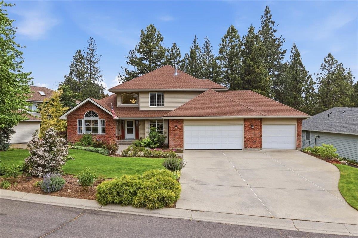4709 E 41st Ct - Photo 1