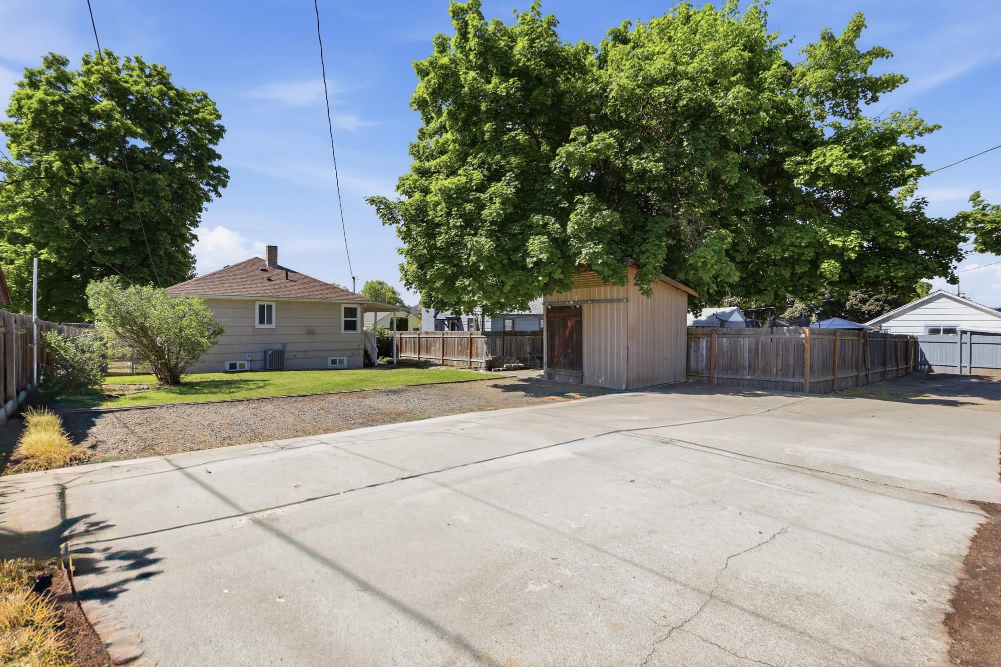 3518 W Providence Ave - Photo 21