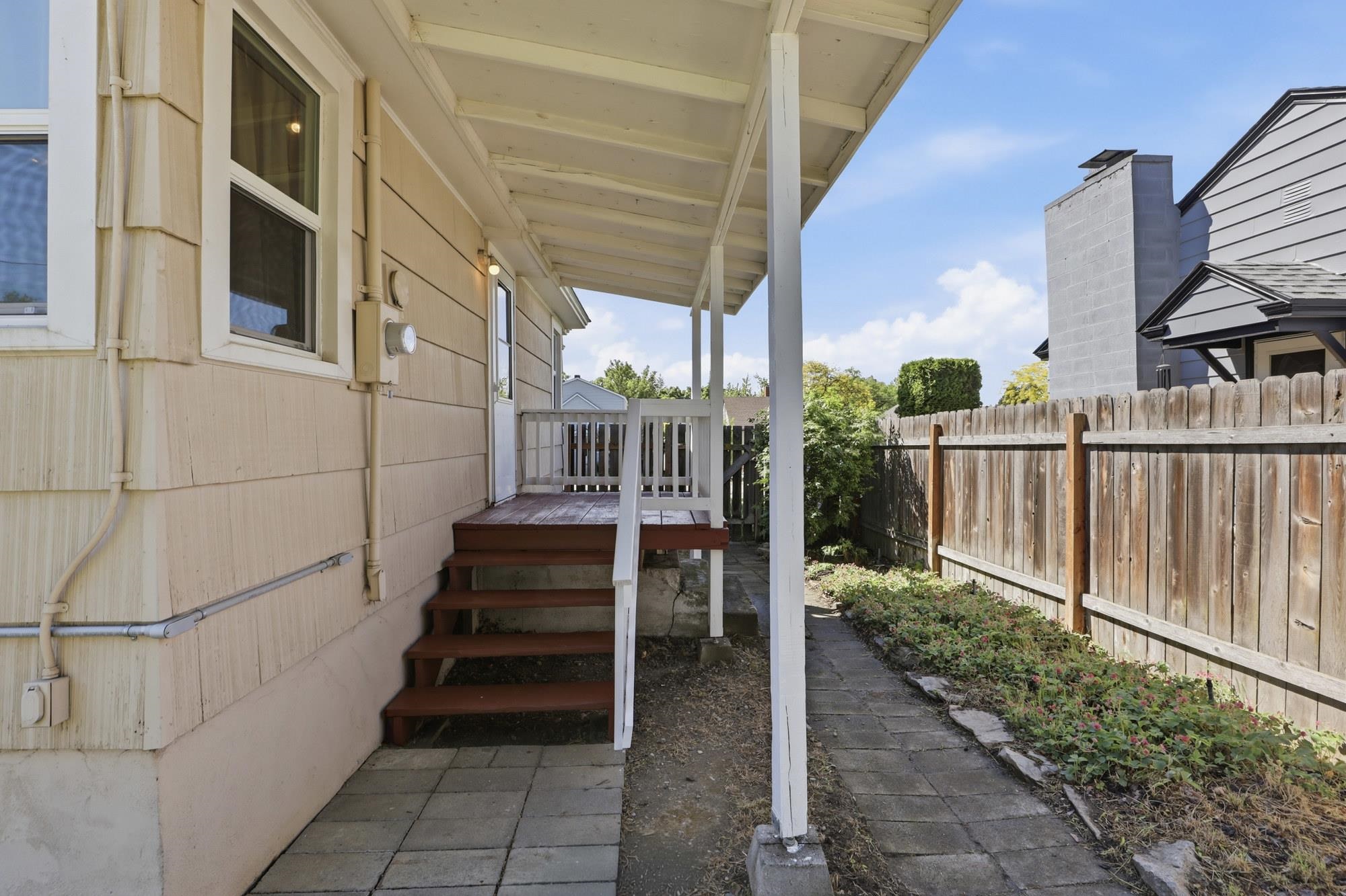 3518 W Providence Ave - Photo 23