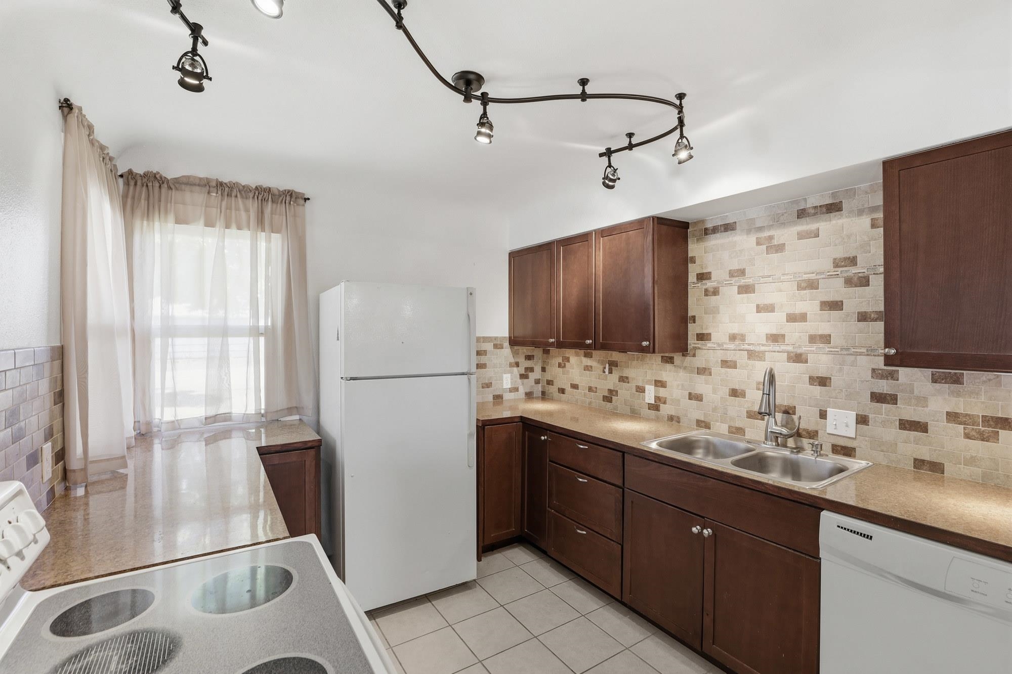 3518 W Providence Ave - Photo 7