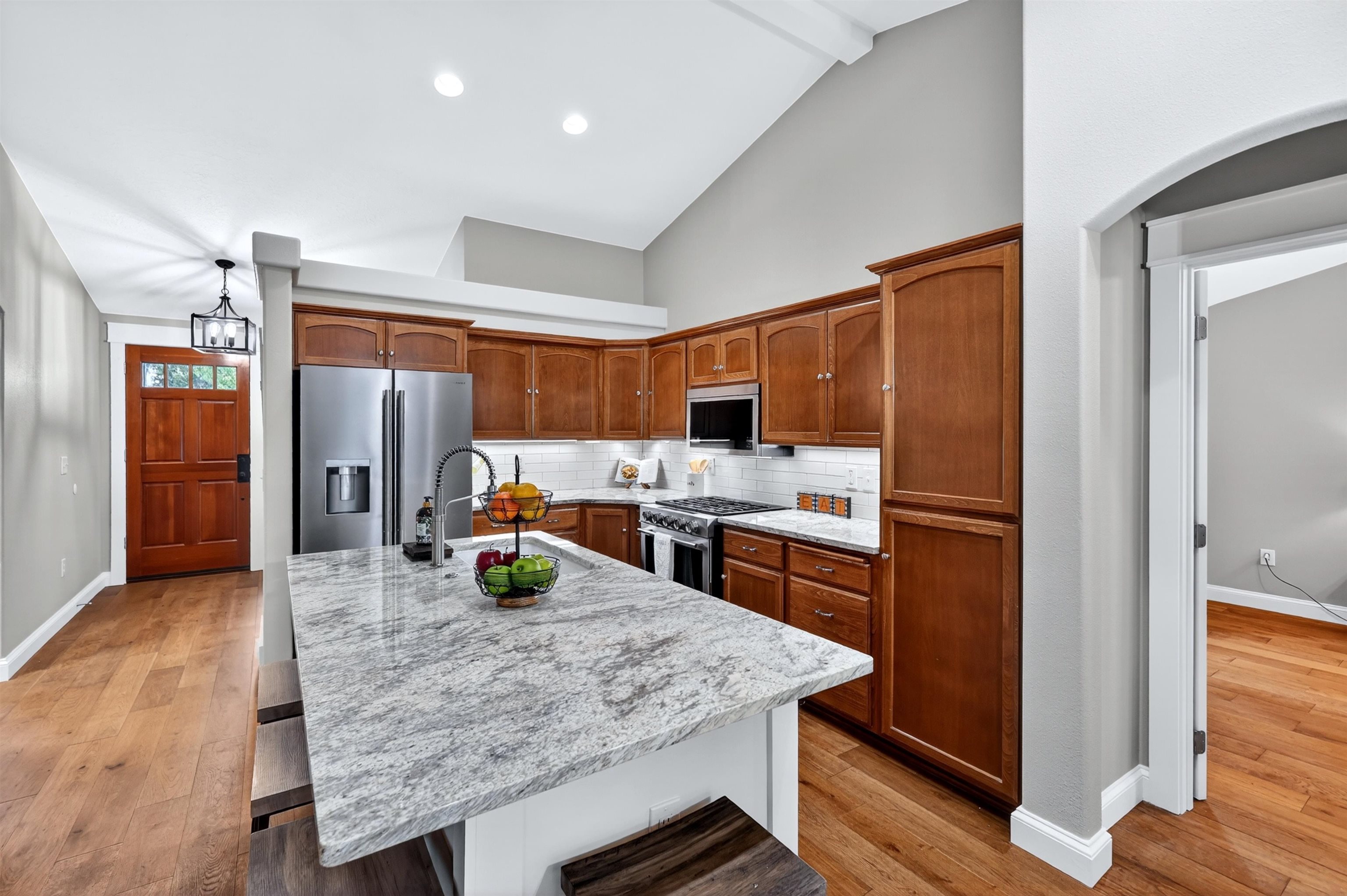 1712 E 2ND St - Photo 8