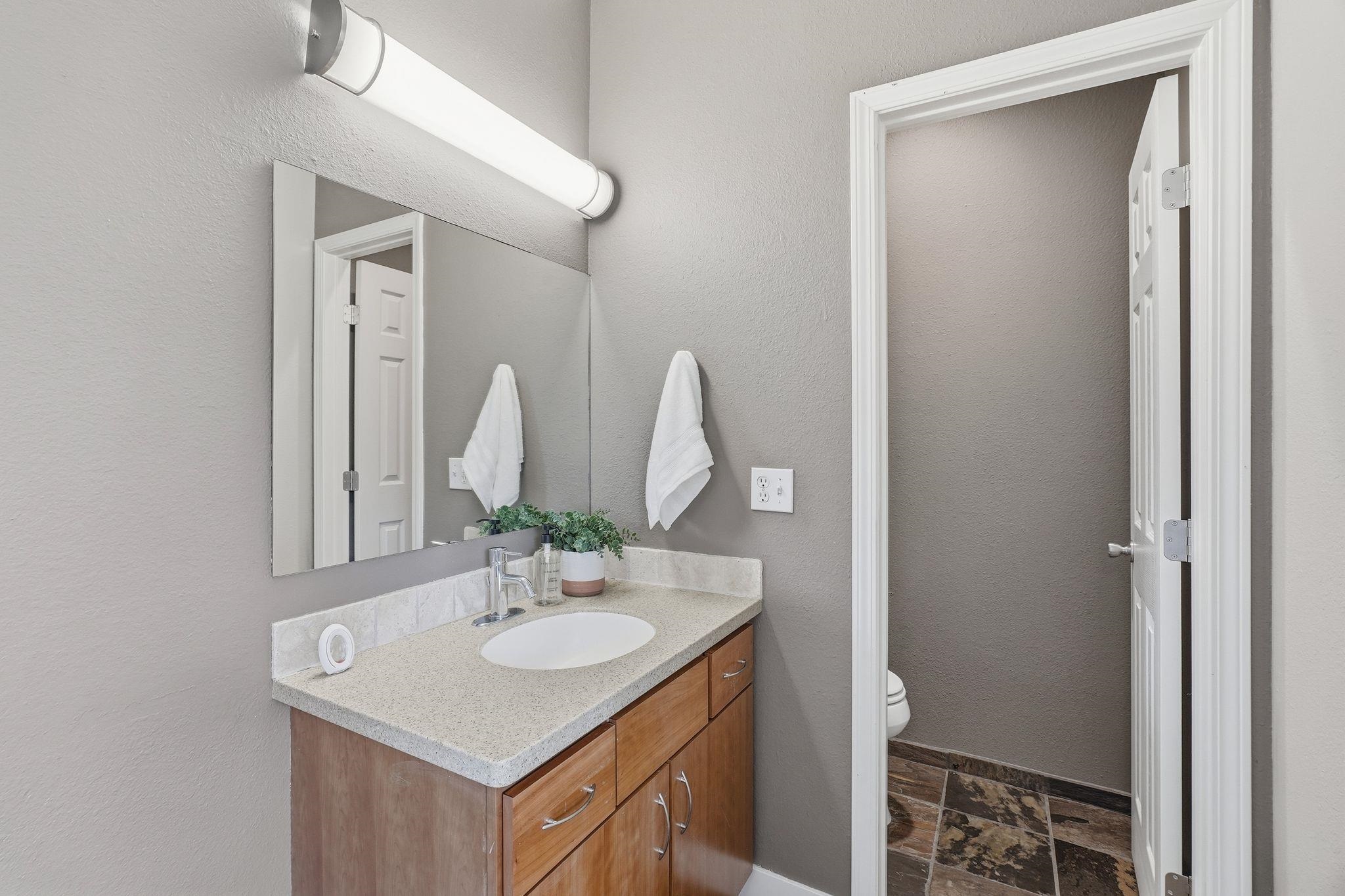 214 W 6th Ave - Photo 13