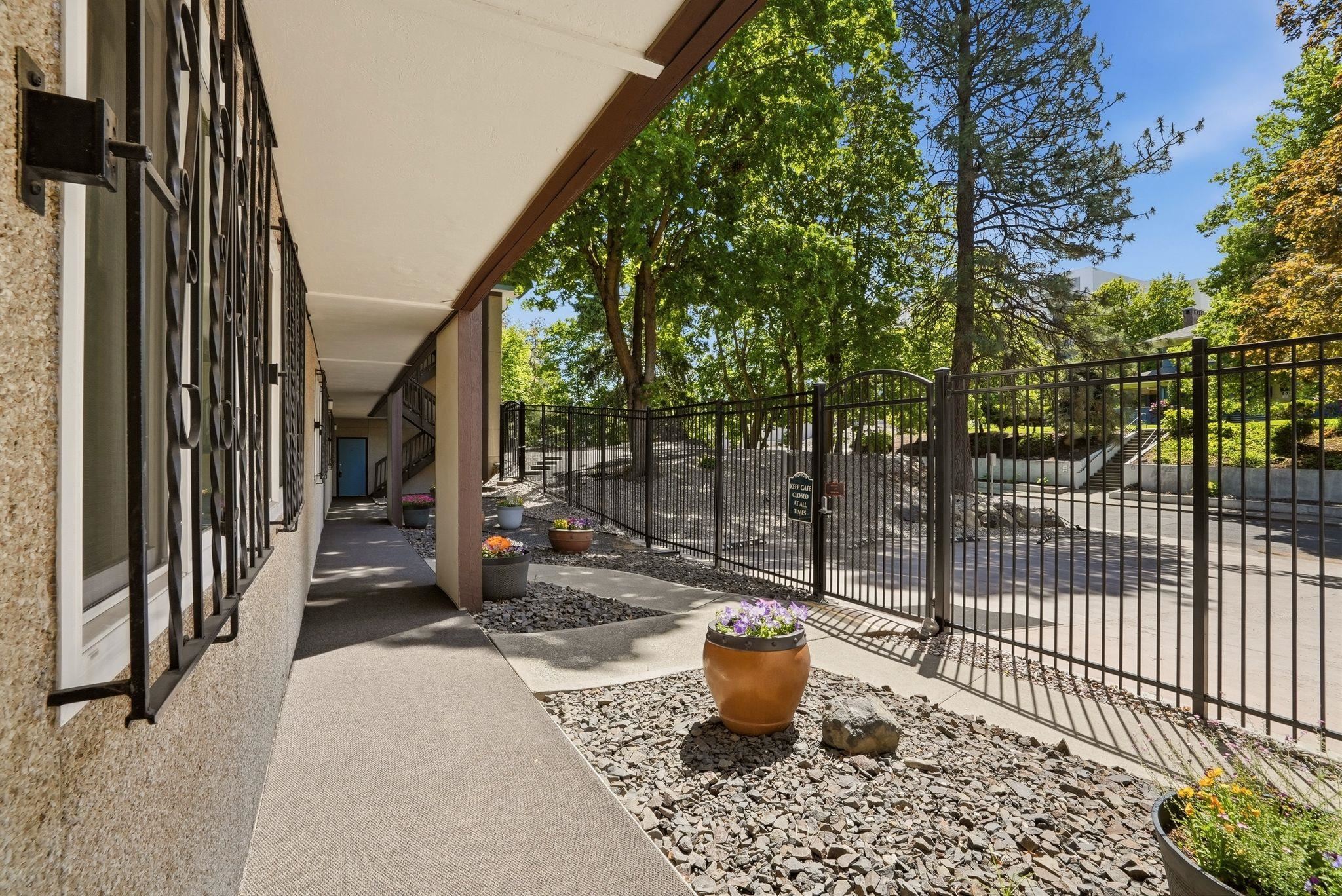 214 W 6th Ave - Photo 20
