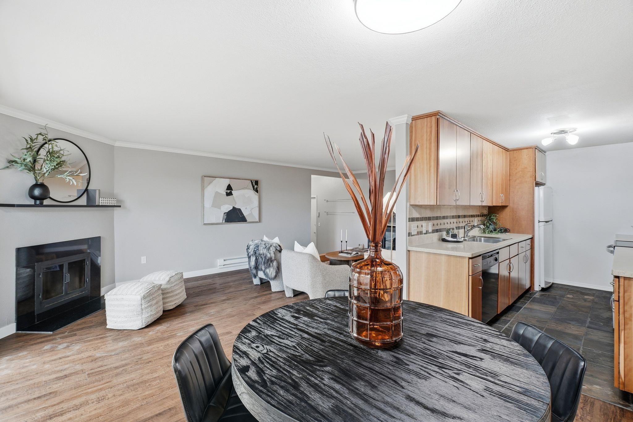 214 W 6th Ave - Photo 8