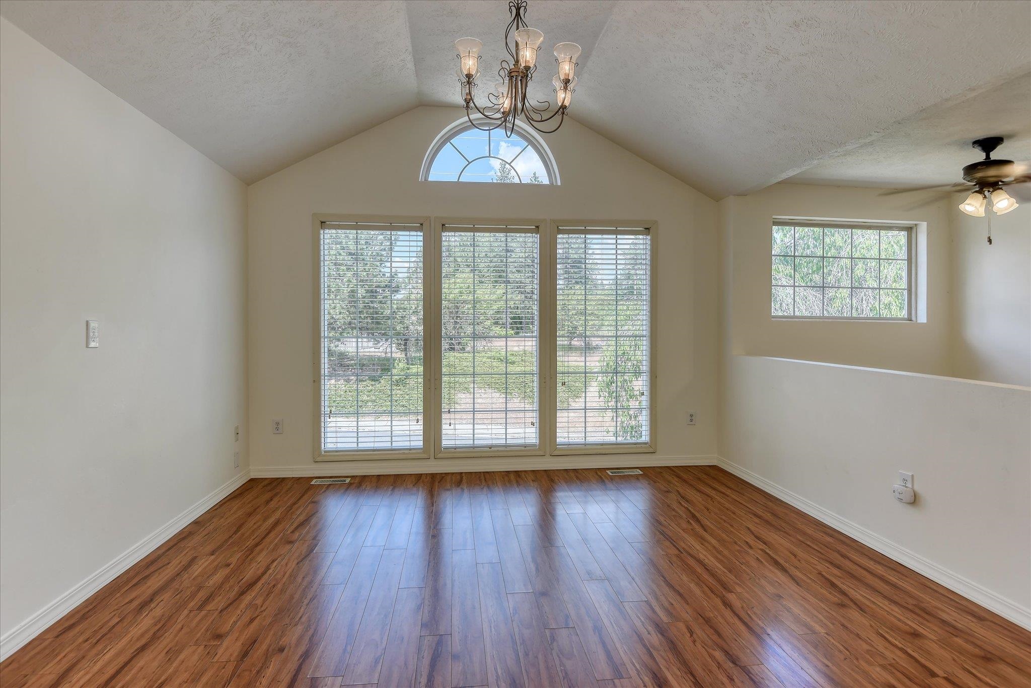 4262 E 33RD Ave - Photo 3