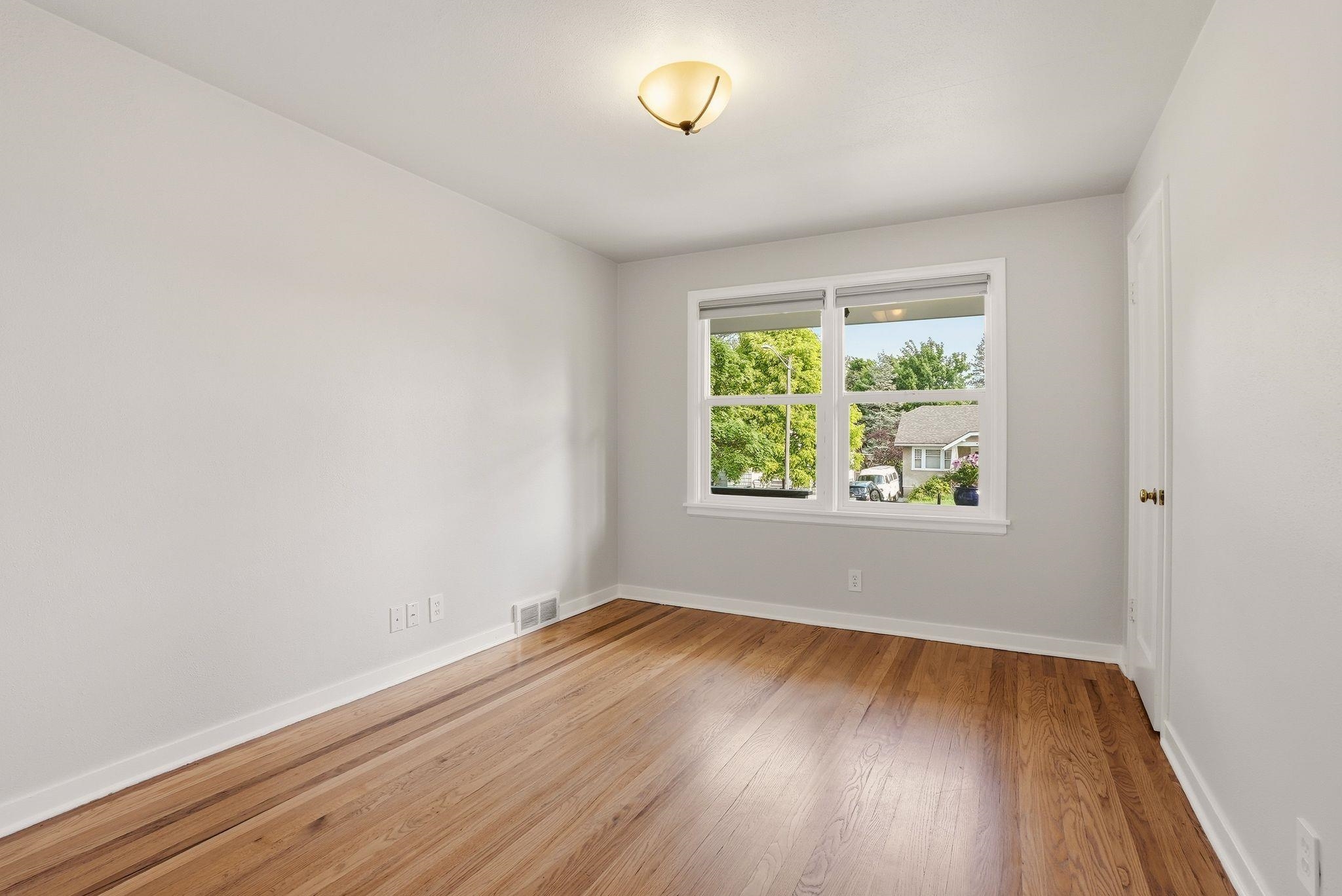127 W 26th Ave - Photo 18