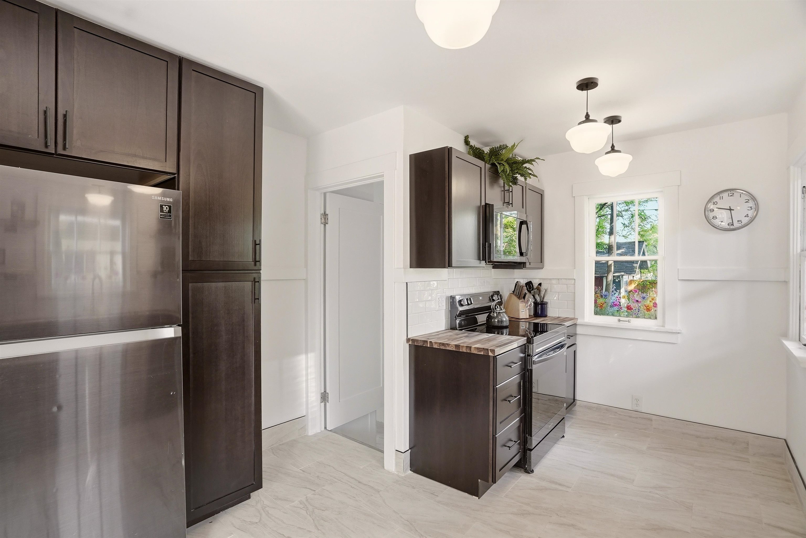 2728 W Gardner Ave - Photo 9