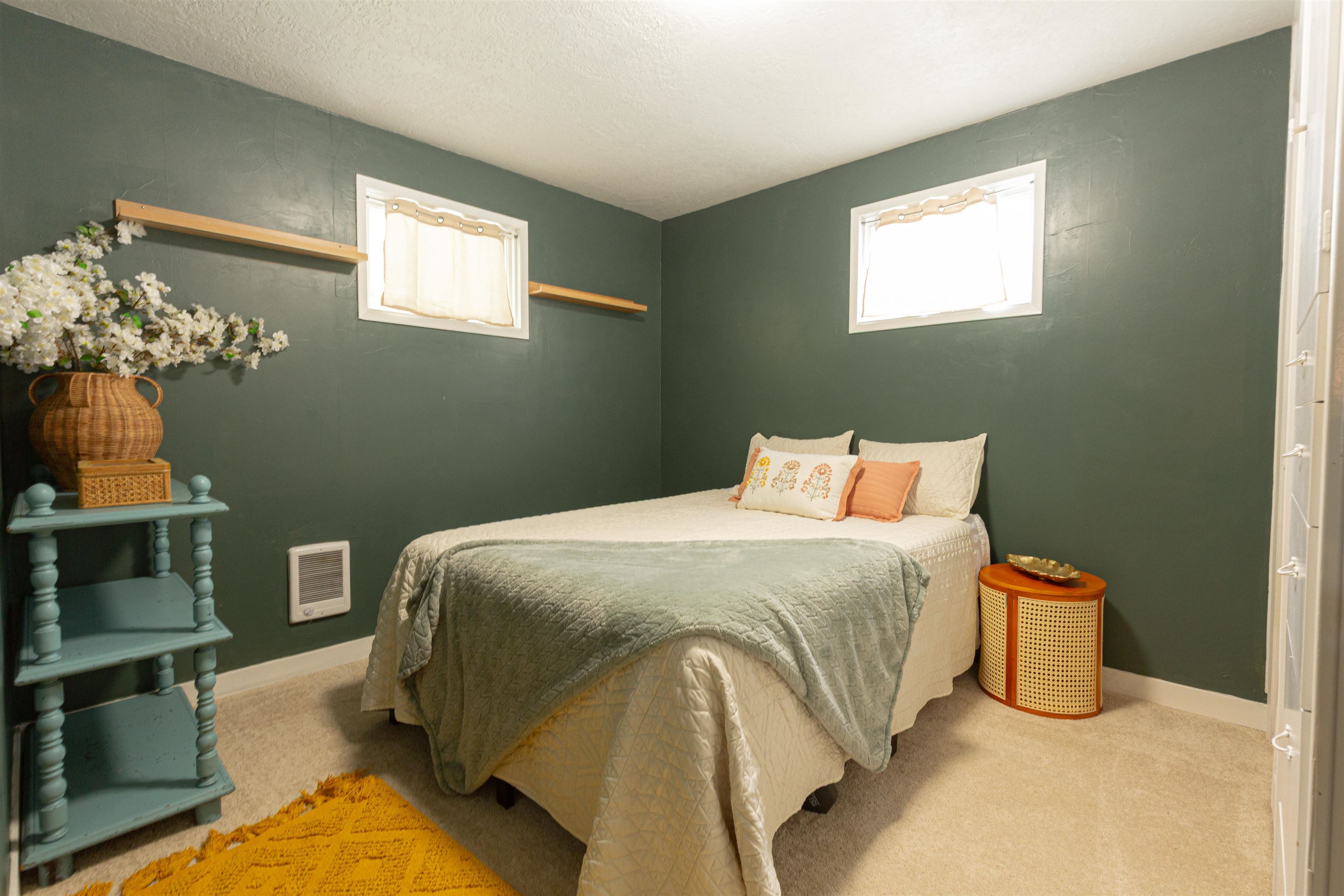 1028 E Queen Ave - Photo 12