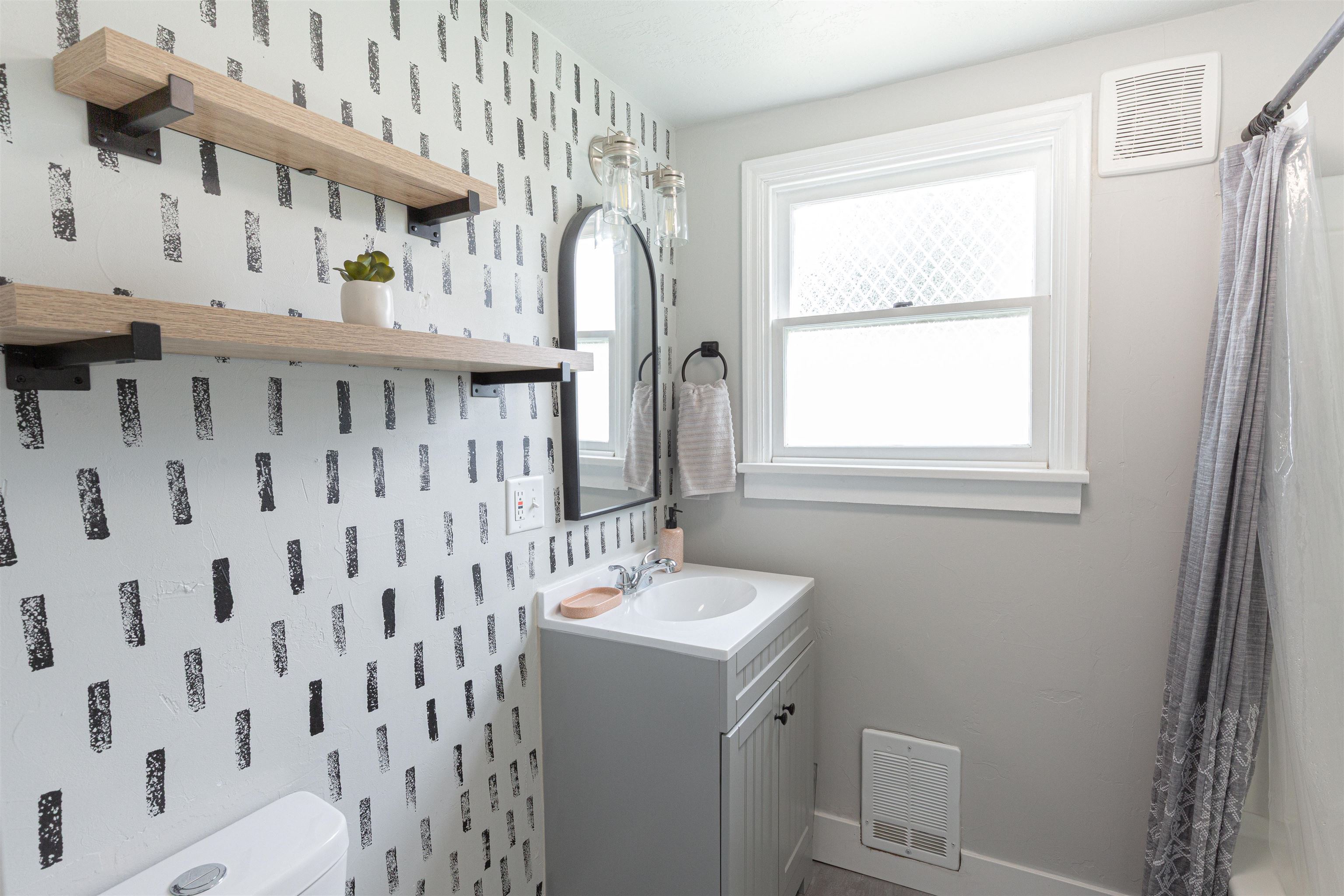 1028 E Queen Ave - Photo 16