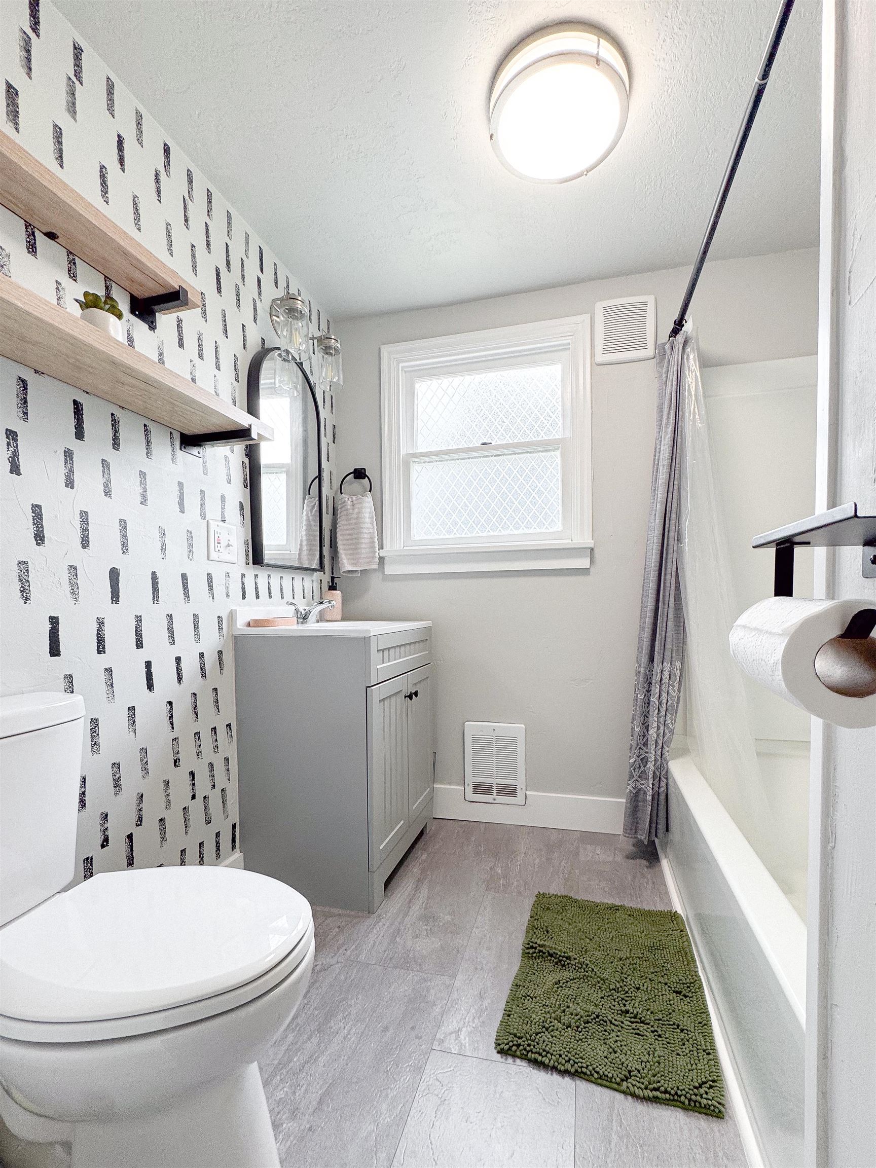 1028 E Queen Ave - Photo 17