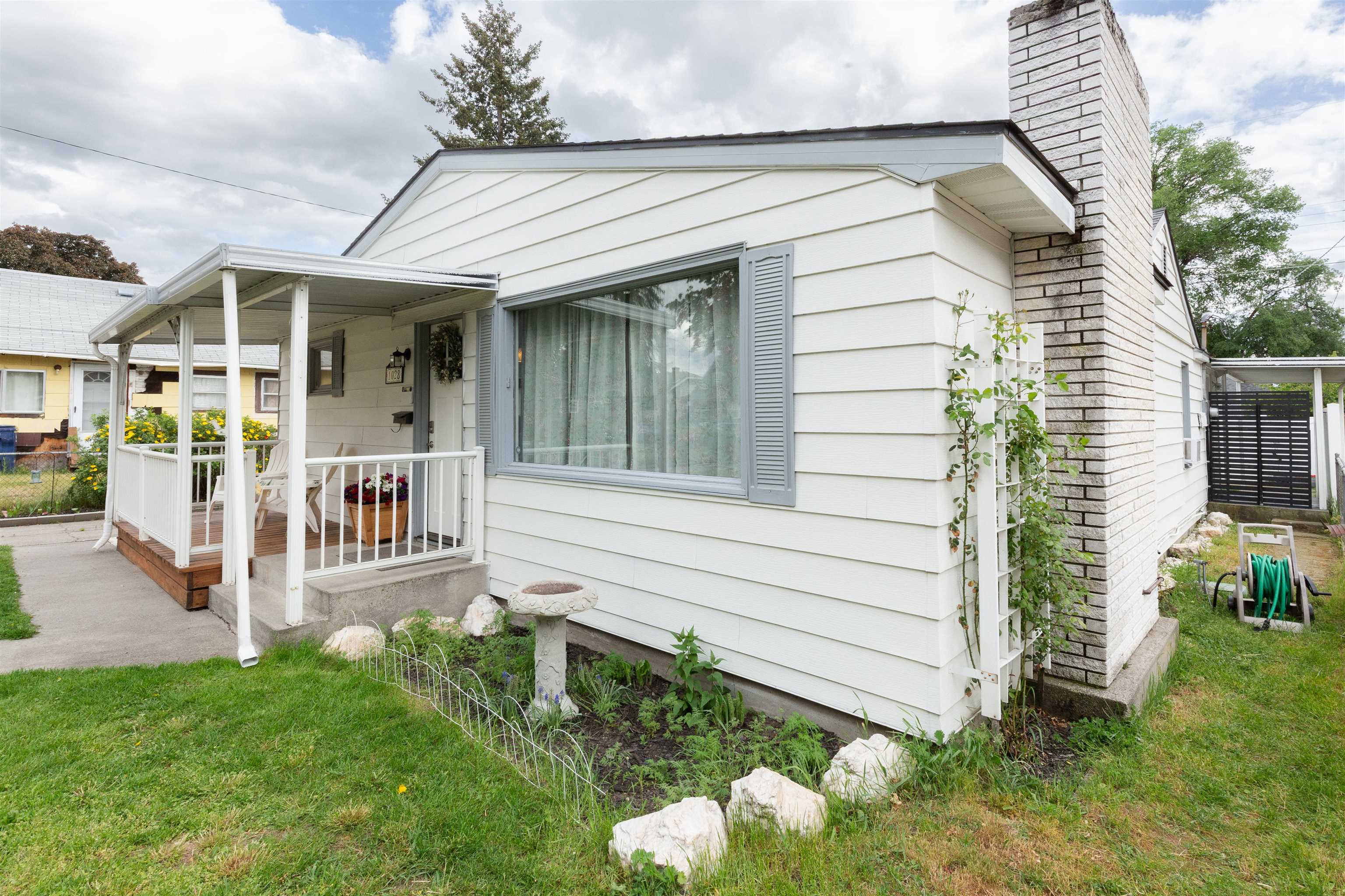 1028 E Queen Ave - Photo 3
