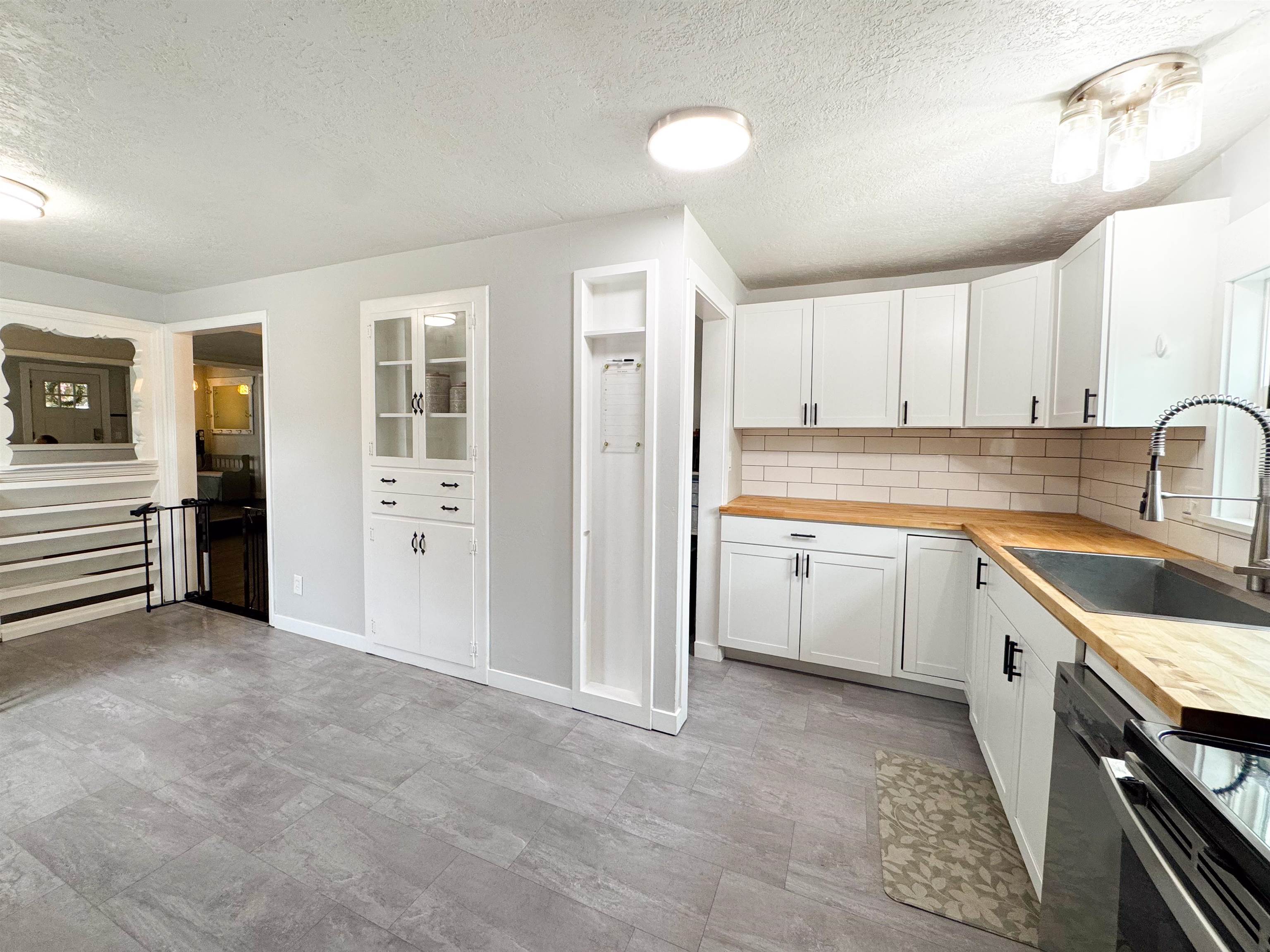 1028 E Queen Ave - Photo 21