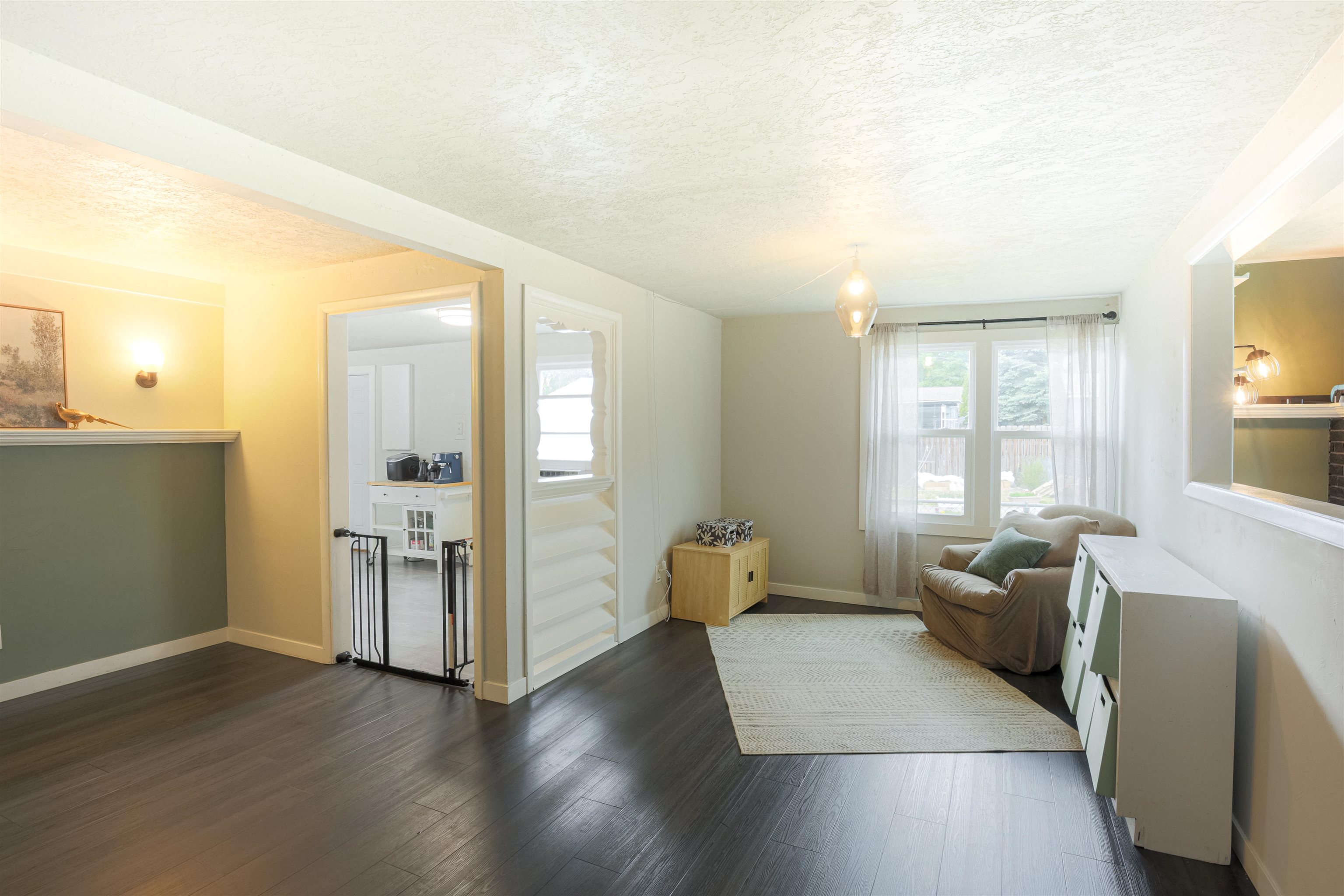 1028 E Queen Ave - Photo 8