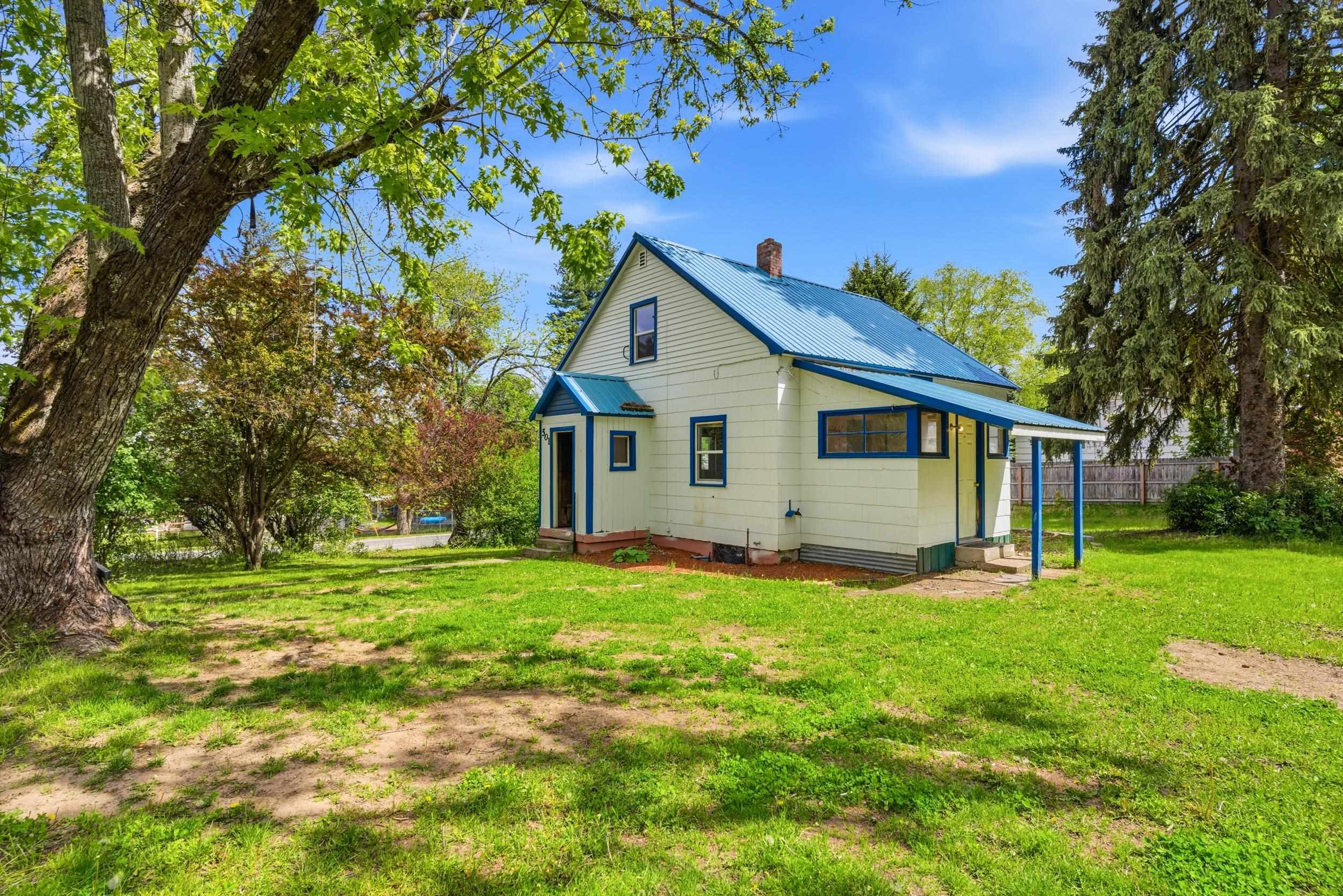 501 Larch St - Photo 1